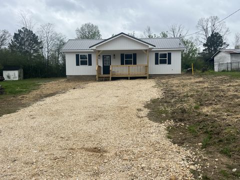 221 Ohio St Collinwood TN 38450