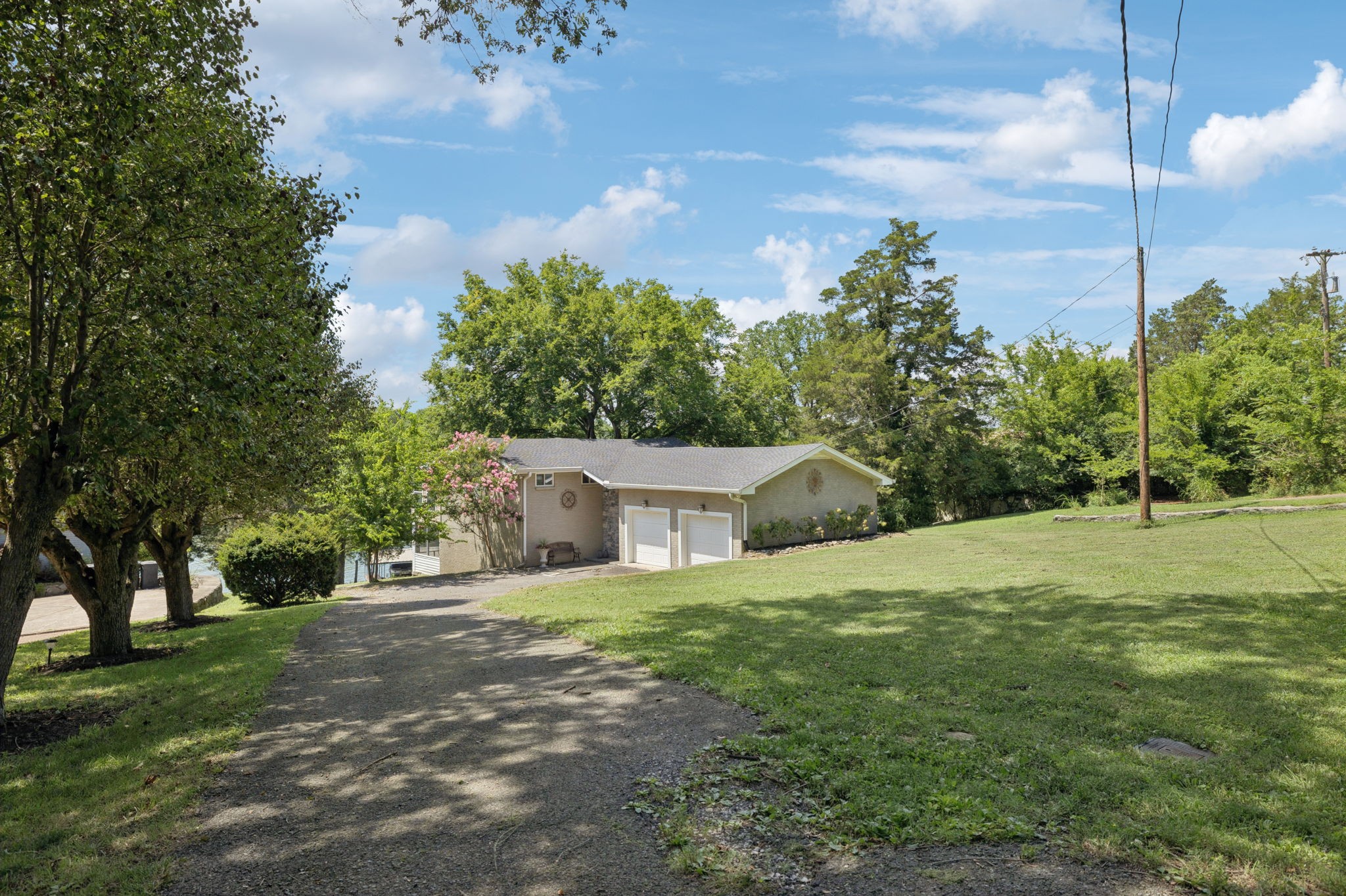 109 Shore Hill Cir
