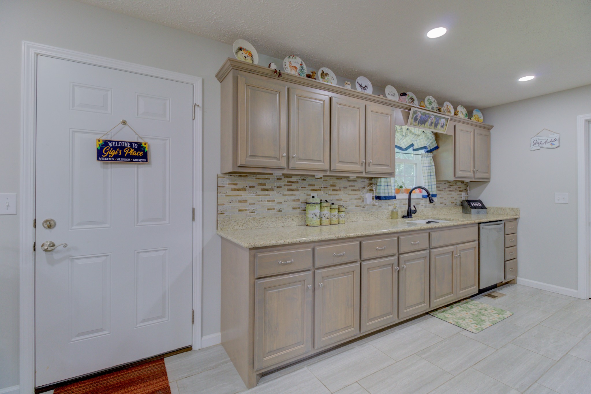 6117 Aedc Rd