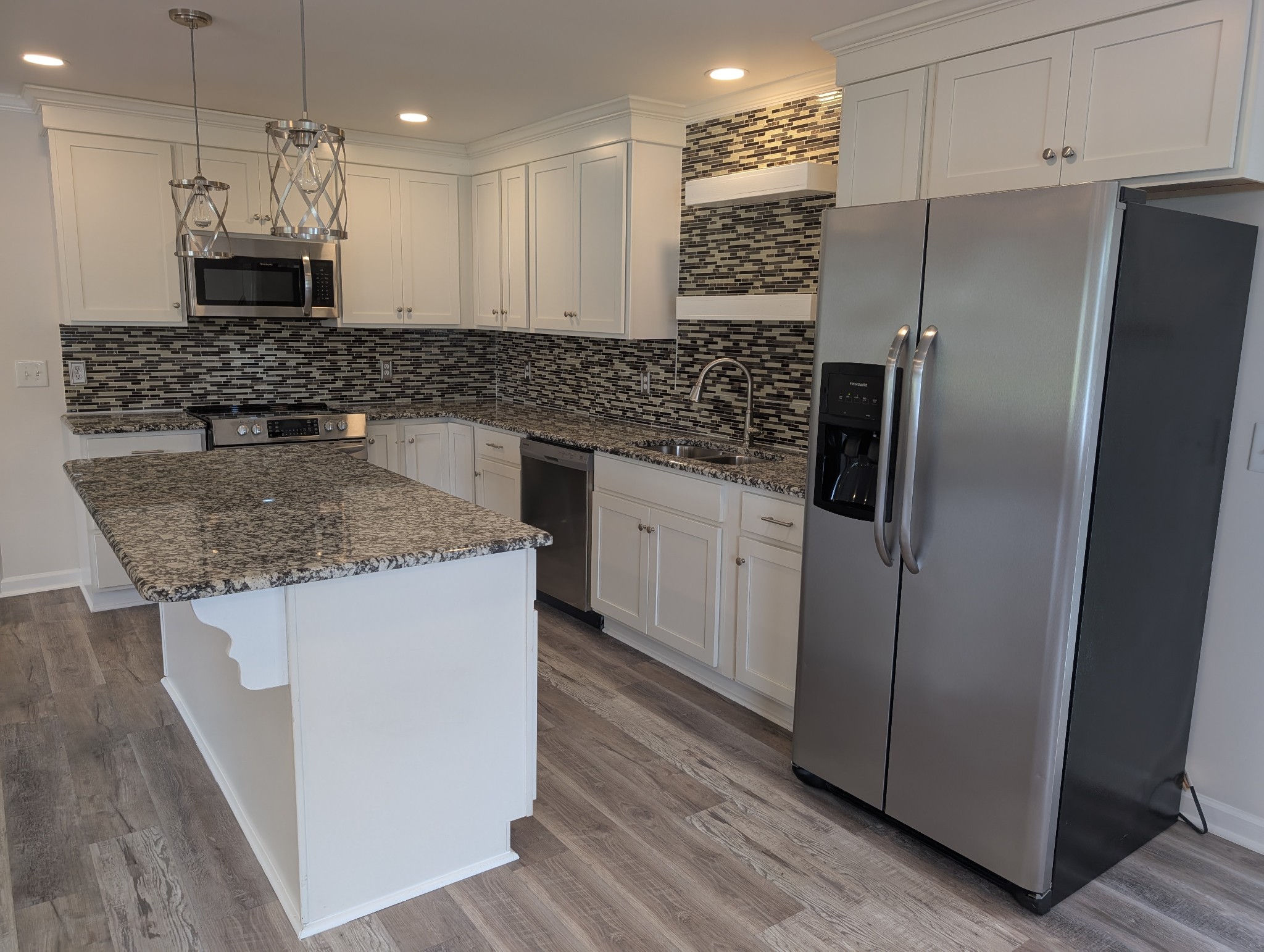 1617 Highway 130 W