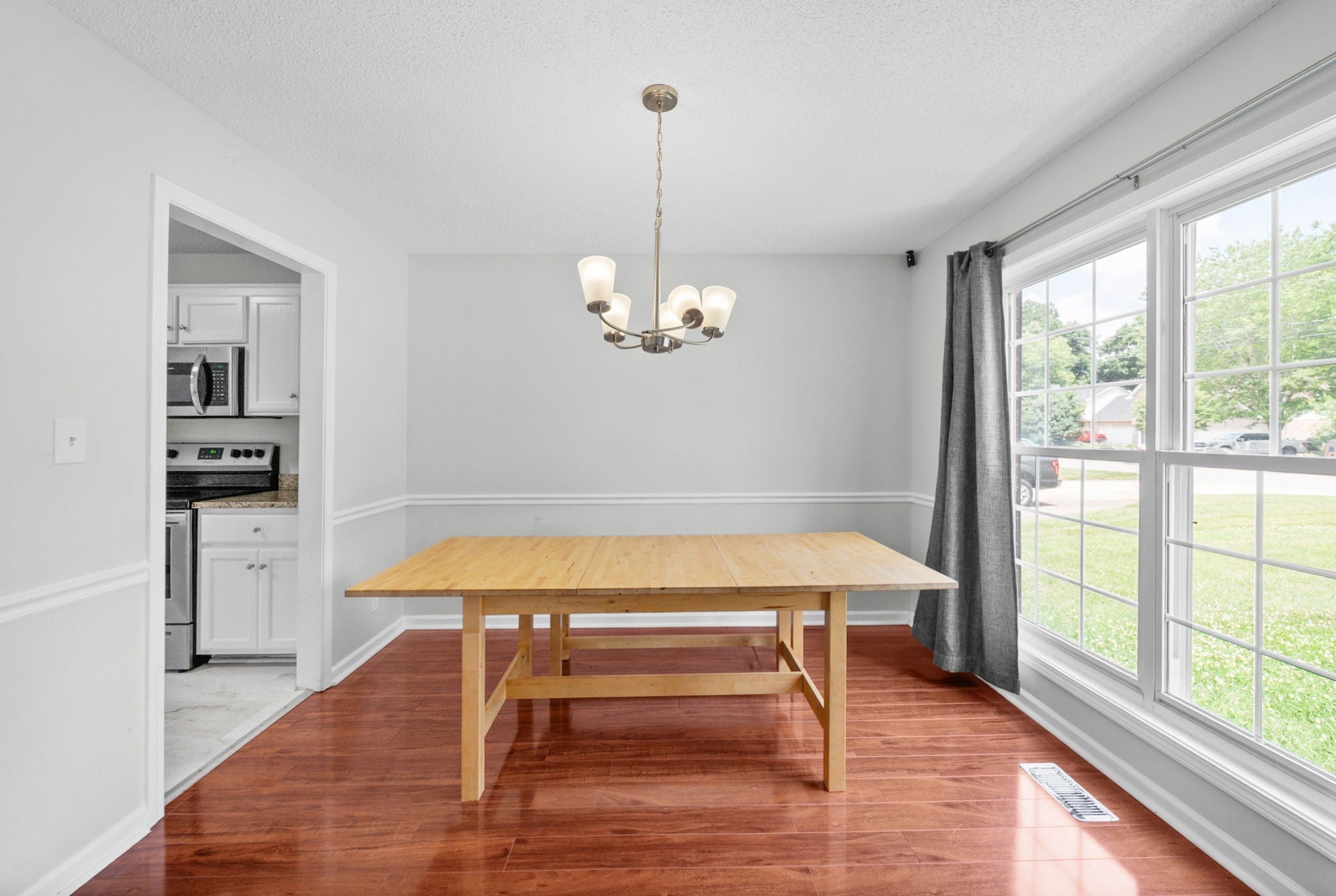 1283 Carnation Ct
