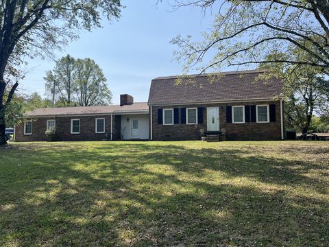 990 E Piney Rd Dickson TN 37055