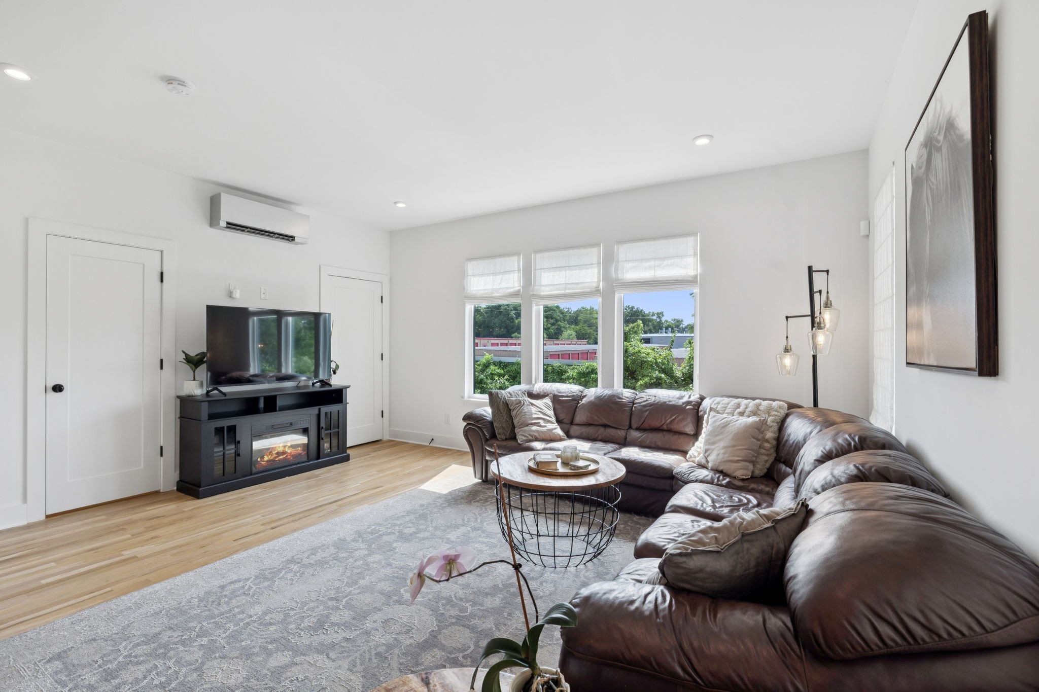 231 Sterling Point Cir