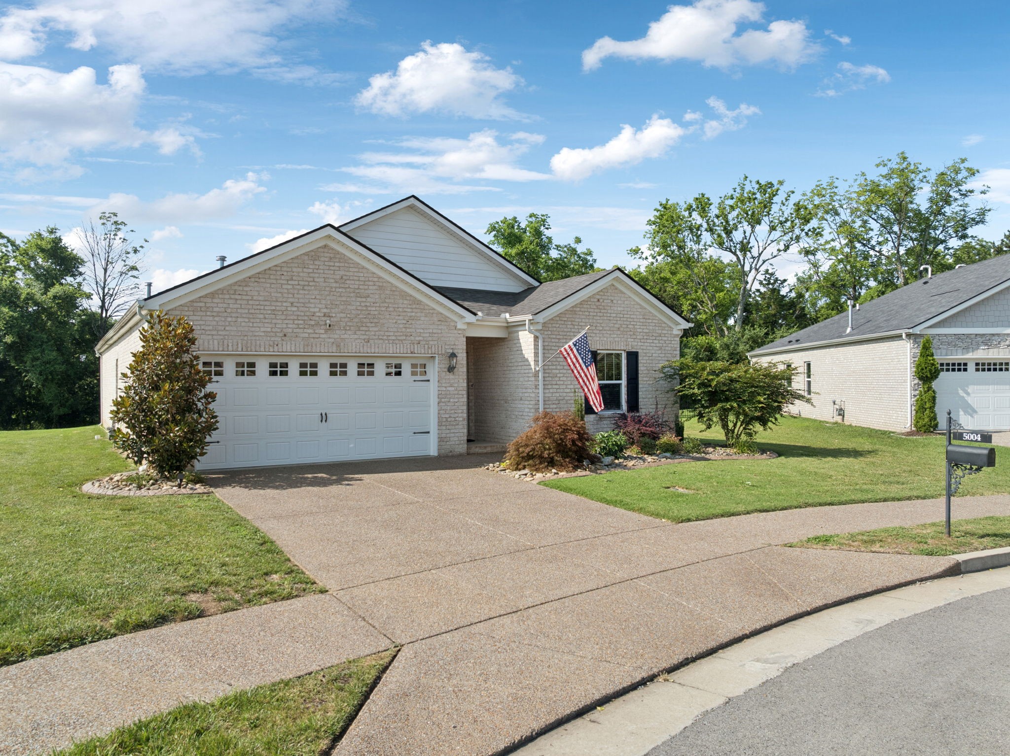 5004 Riverbank Dr