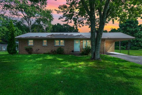 107 Horseshoe Bend Rd Leoma TN 38468