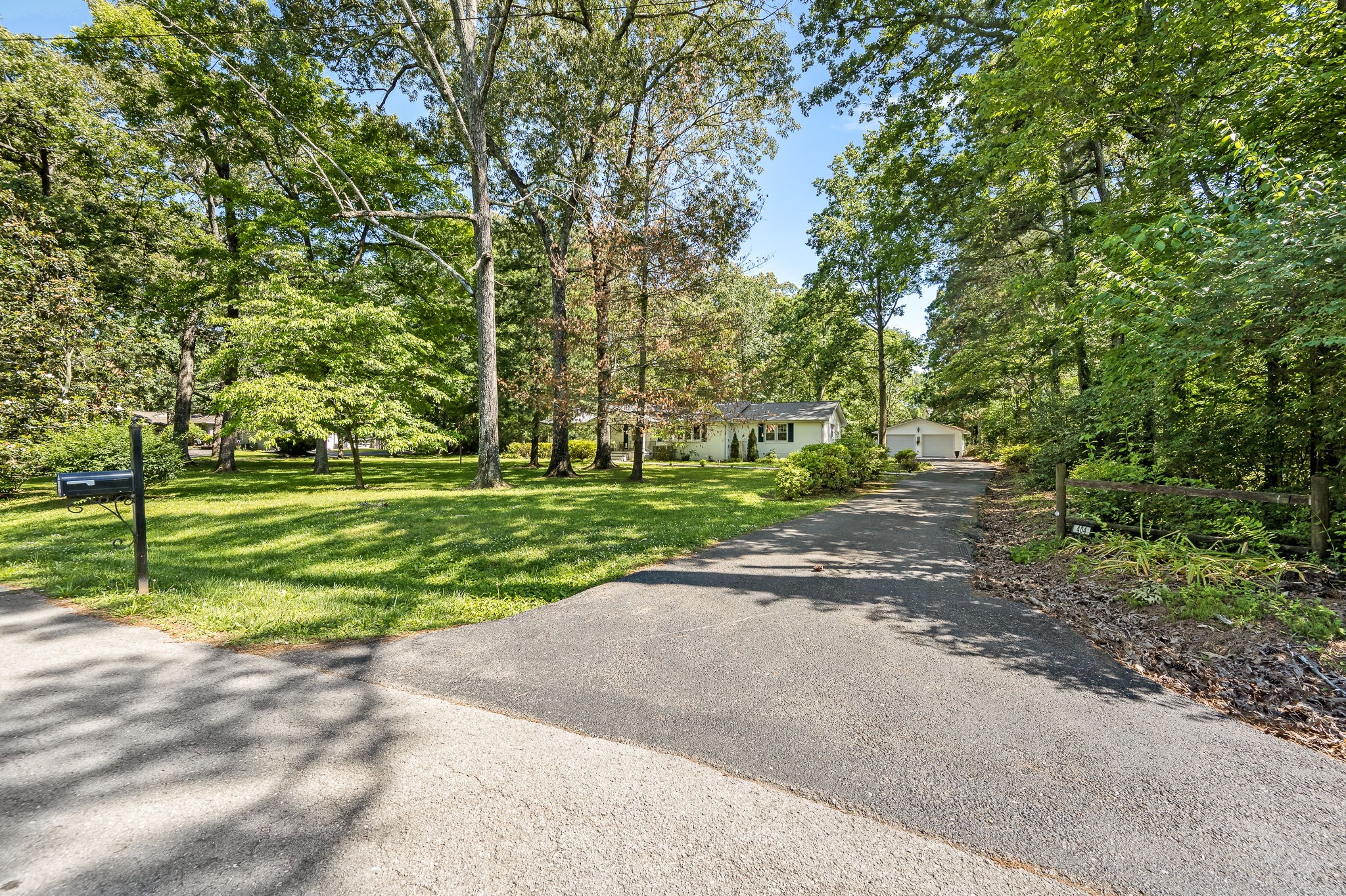404 HOOD DRIVE