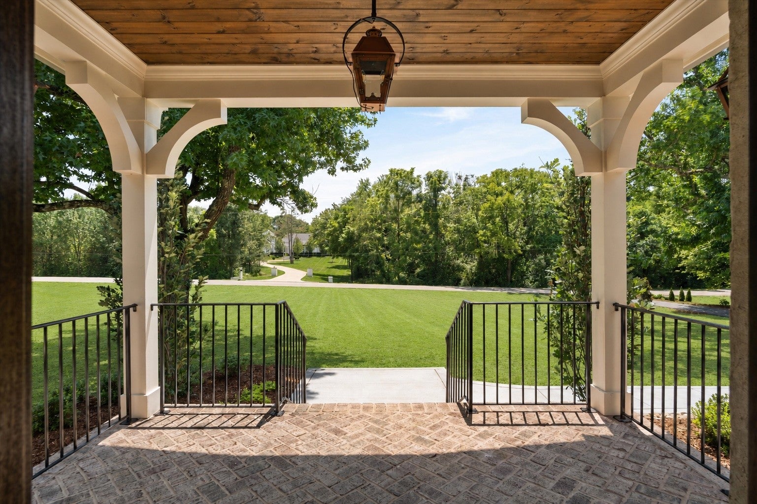 4-bed home for sale in Franklin, TN 37069, 1214 Hunters Trail Dr 1214 Hunters Trail Dr, Franklin TN 37069 4-bed home, photo 4 of 58
