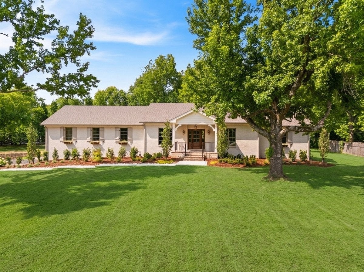 4-bed home for sale in Franklin, TN 37069, 1214 Hunters Trail Dr 1214 Hunters Trail Dr, Franklin TN 37069 4-bed home, photo 1 of 58