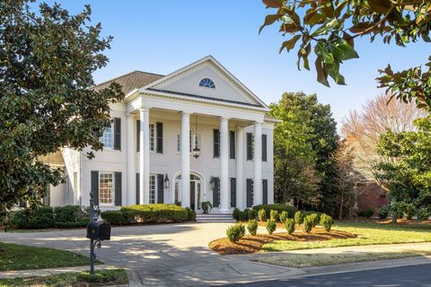 5042 Hill Place Dr Nashville TN 37205