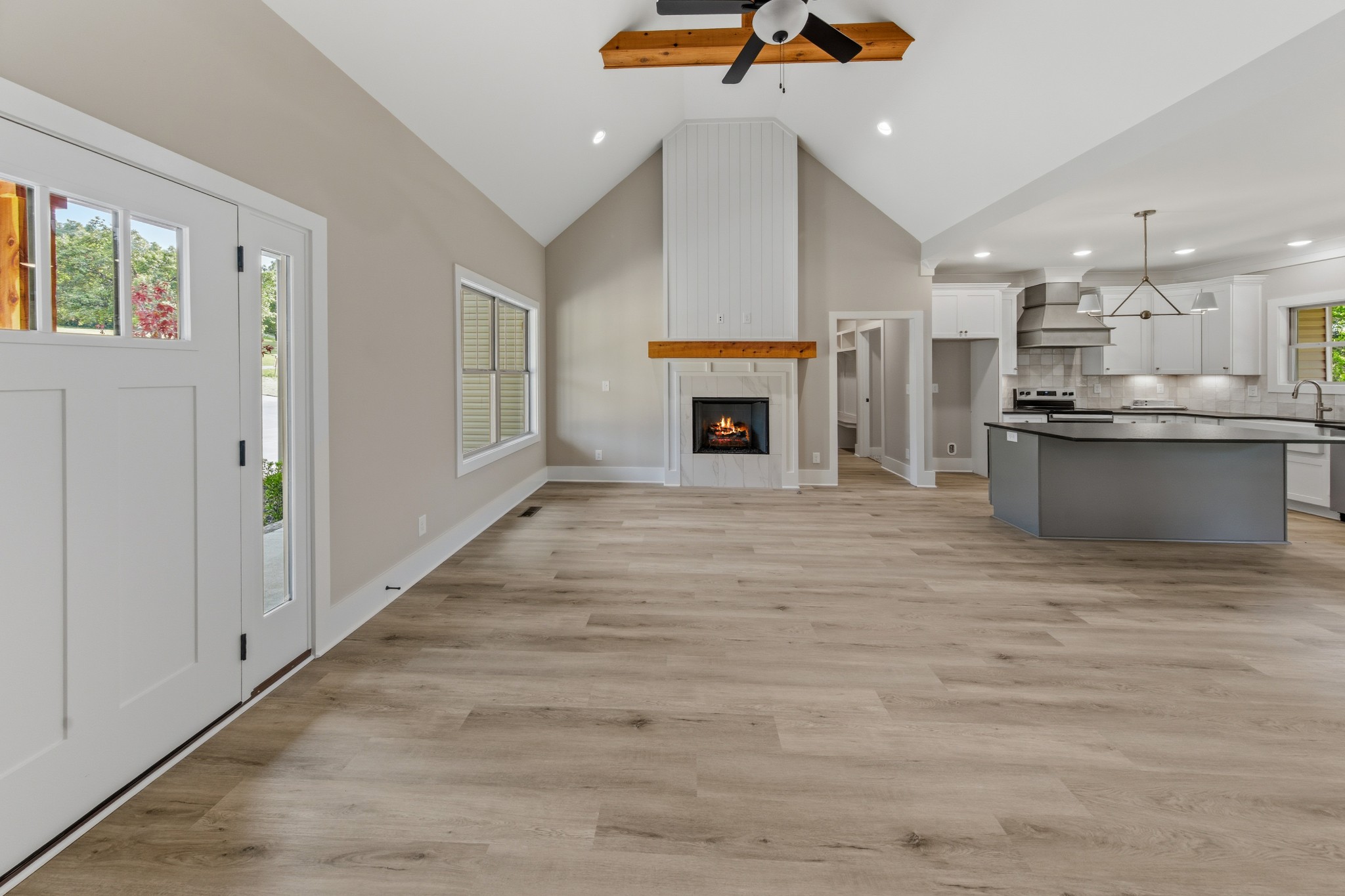 10 Paradise Hills Ln