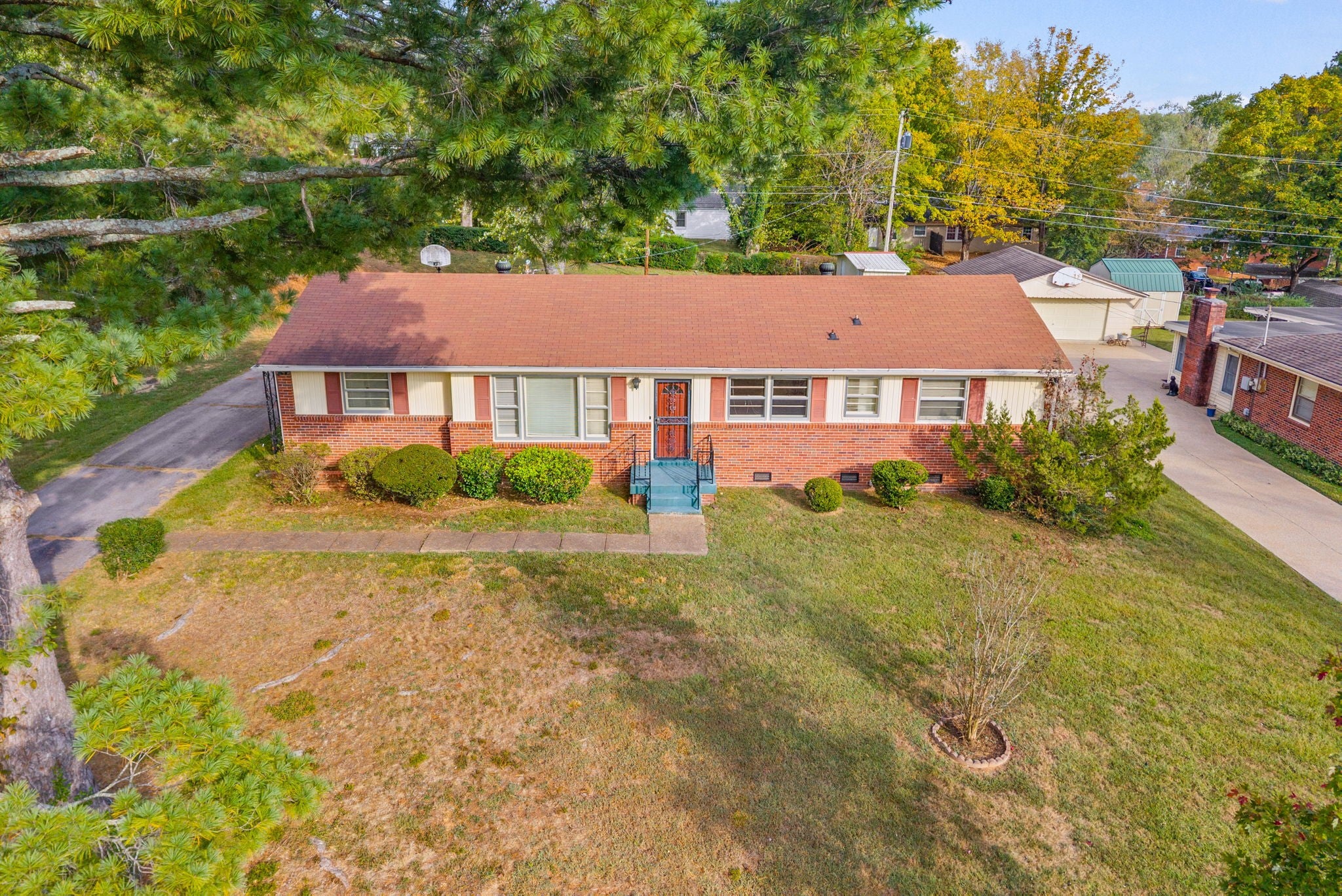 407 W Coy Cir