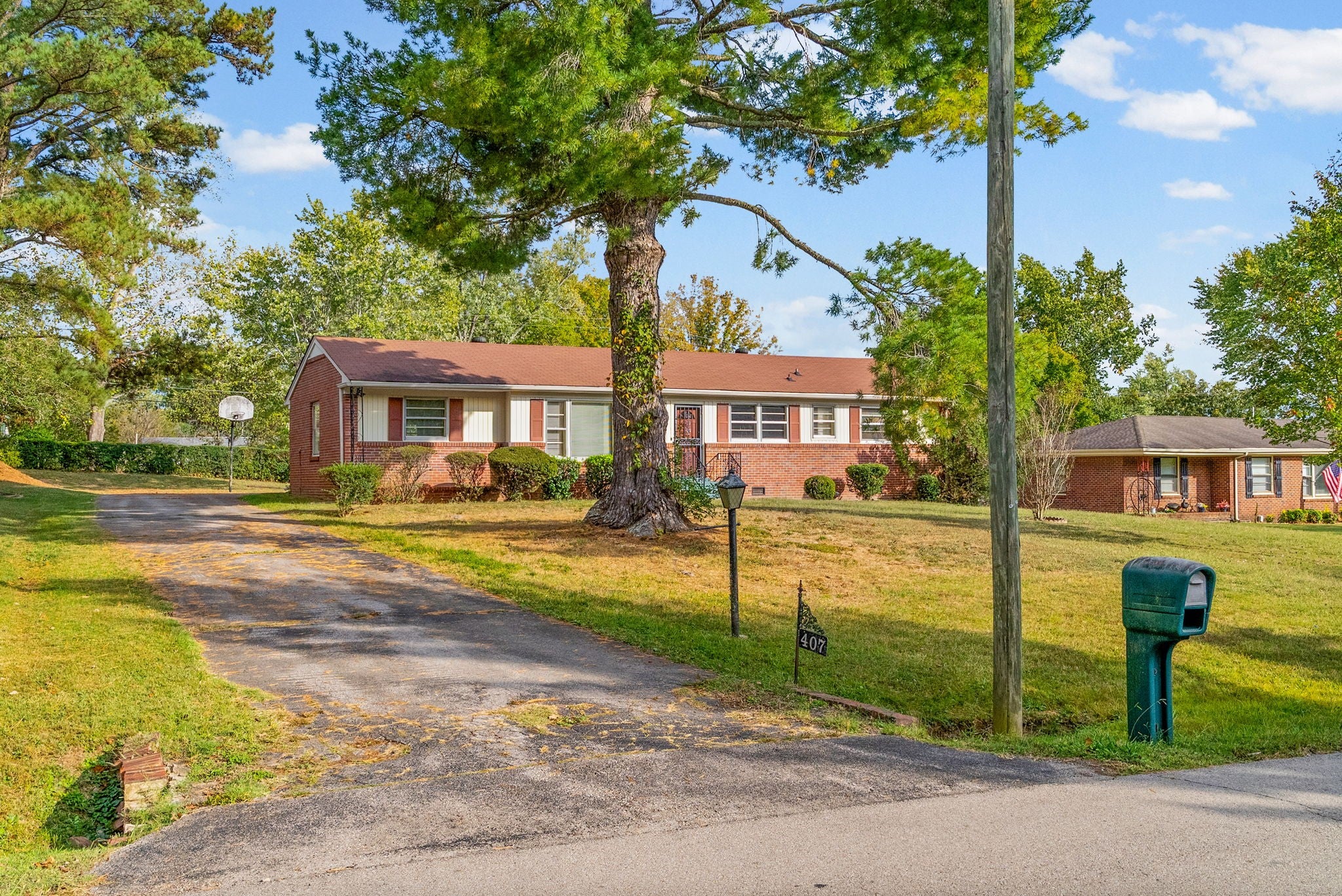 407 W Coy Cir