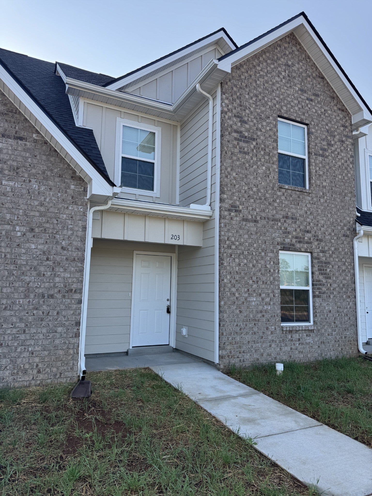 203 Mountaindale Dr