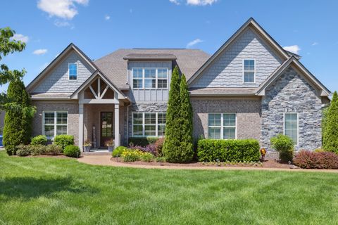 4136 Banner Square Ln Arrington TN 37014