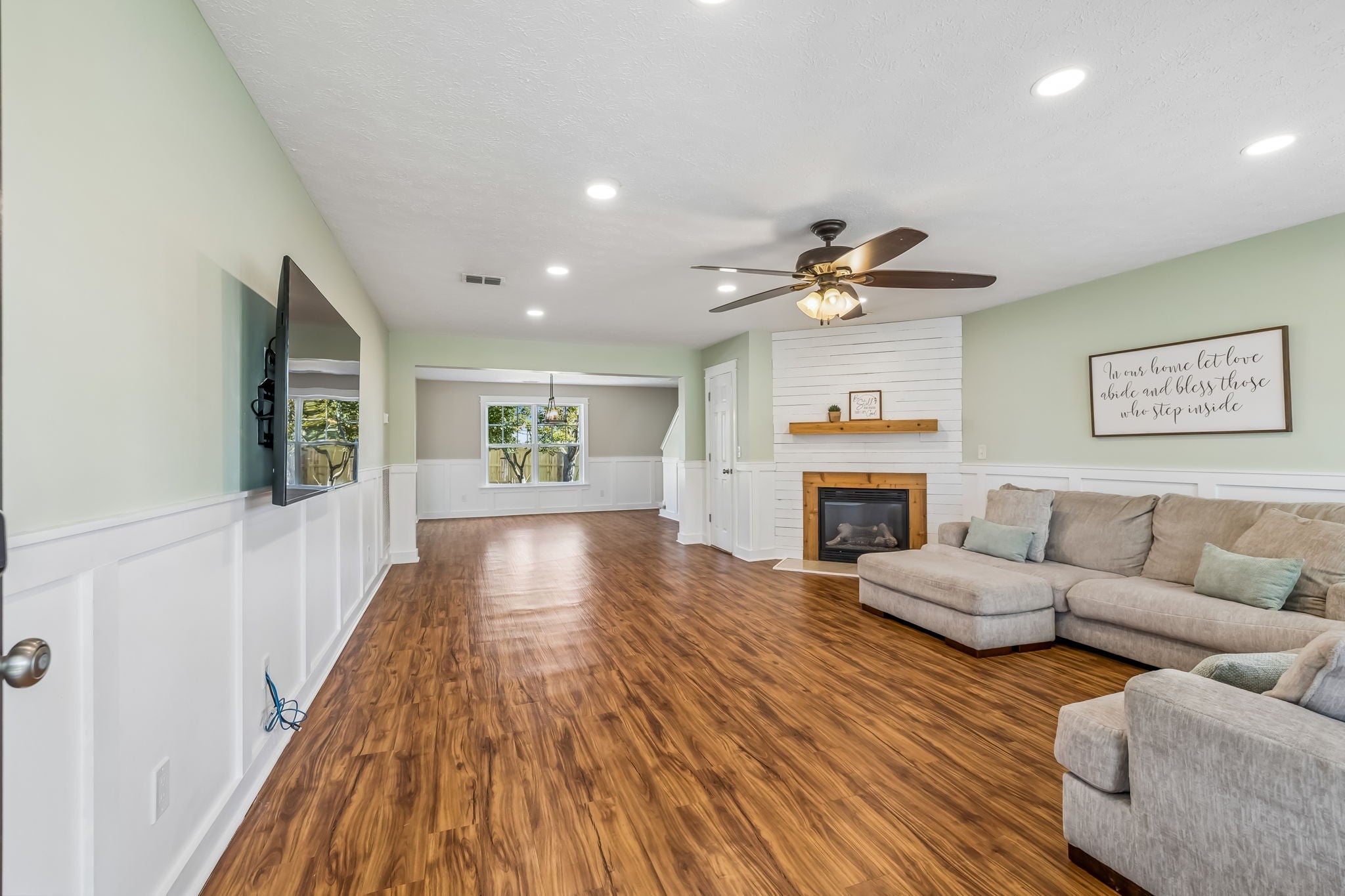 802 Brooksdale Dr