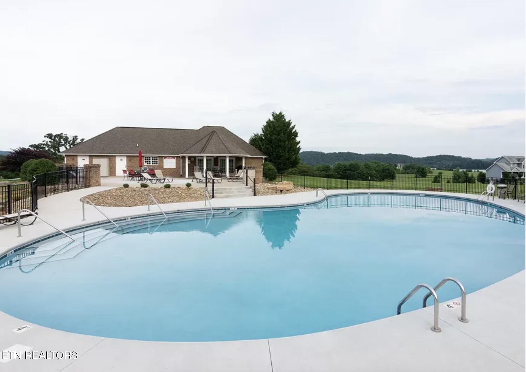 1221 Legacy Bay Dr