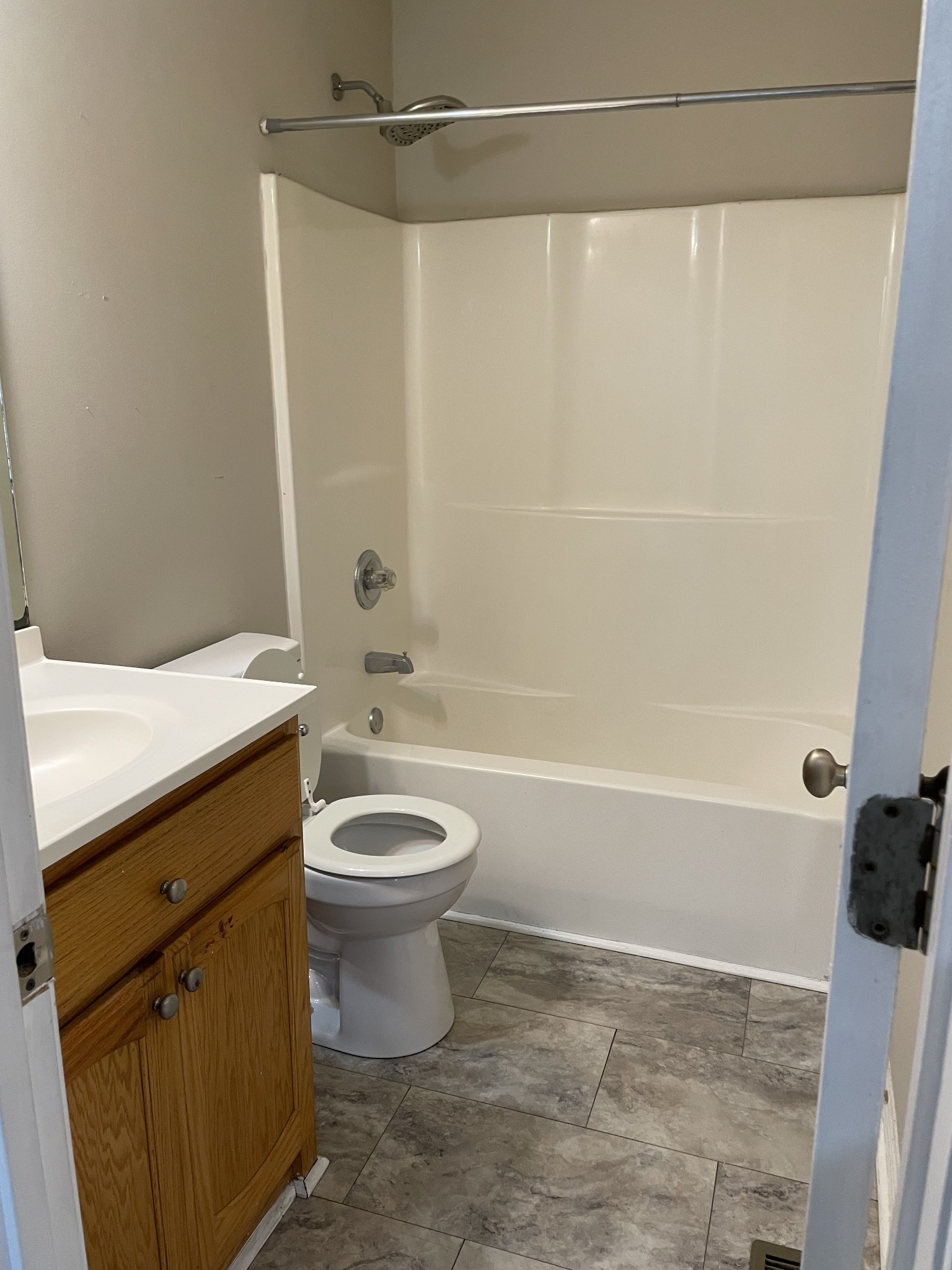 303 15th Ave W