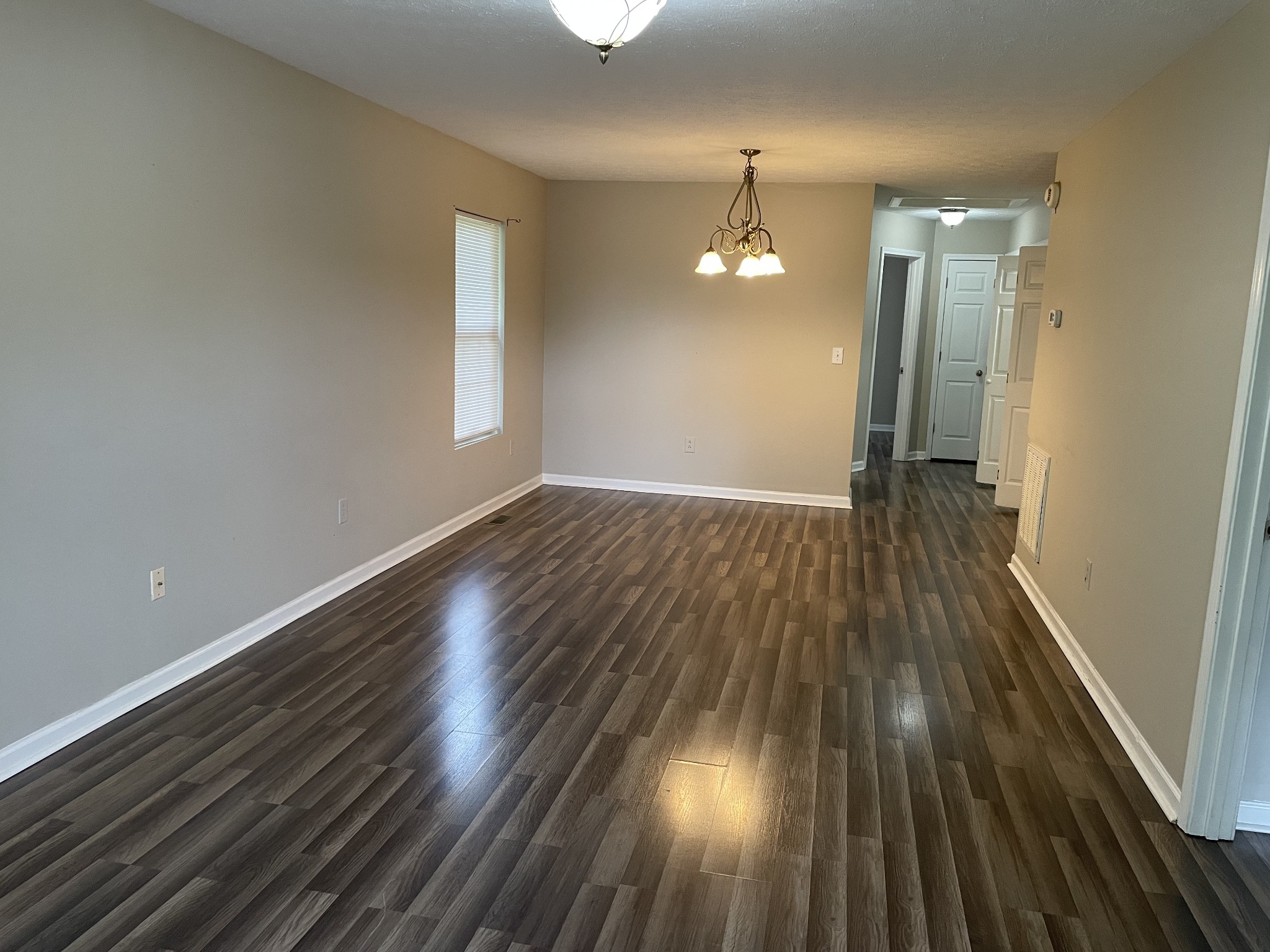 303 15th Ave W