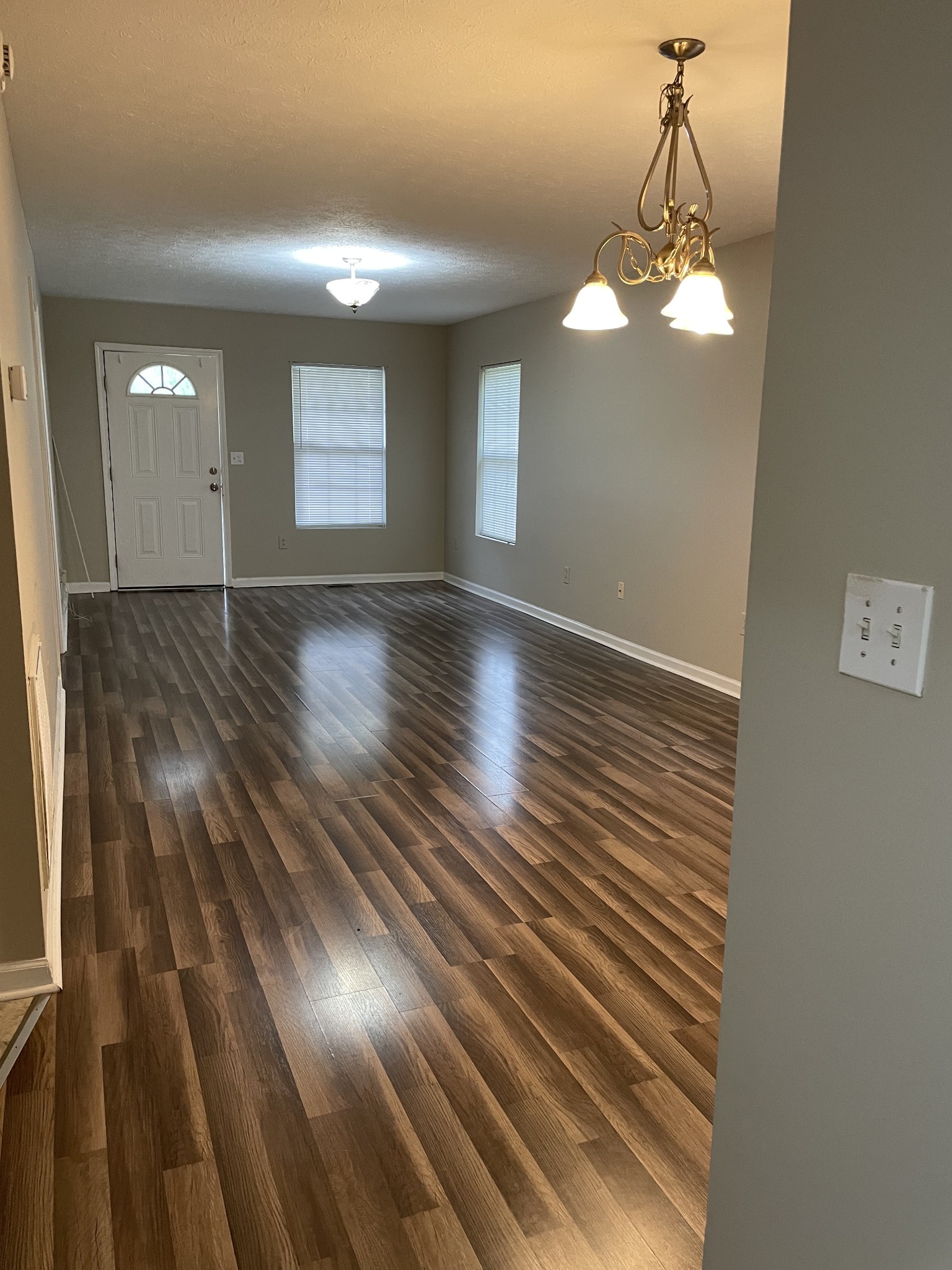 303 15th Ave W