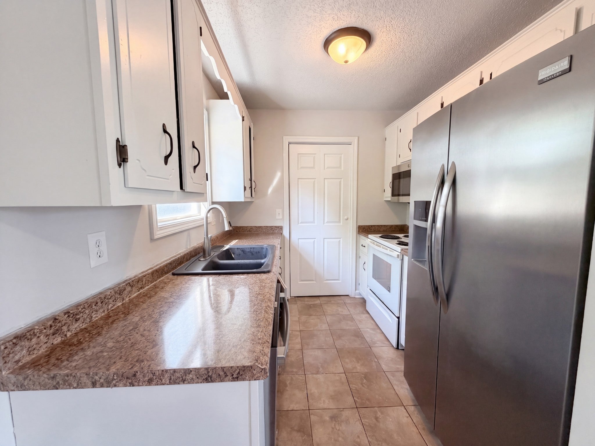 3244 S Senseney Cir