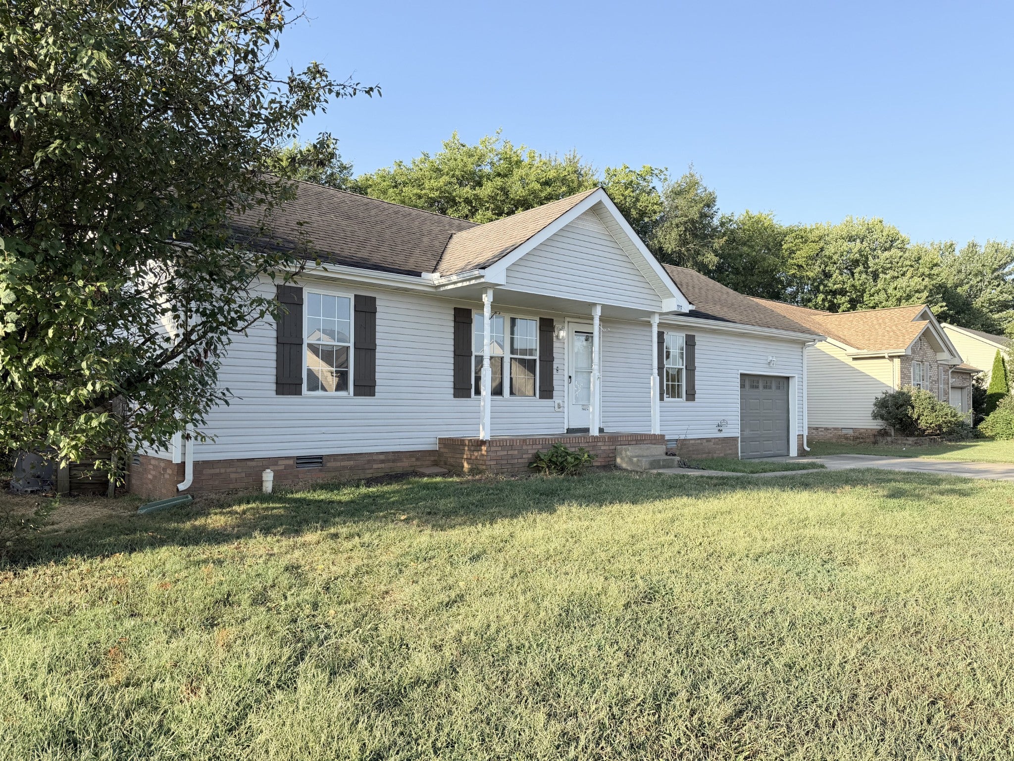3244 S Senseney Cir