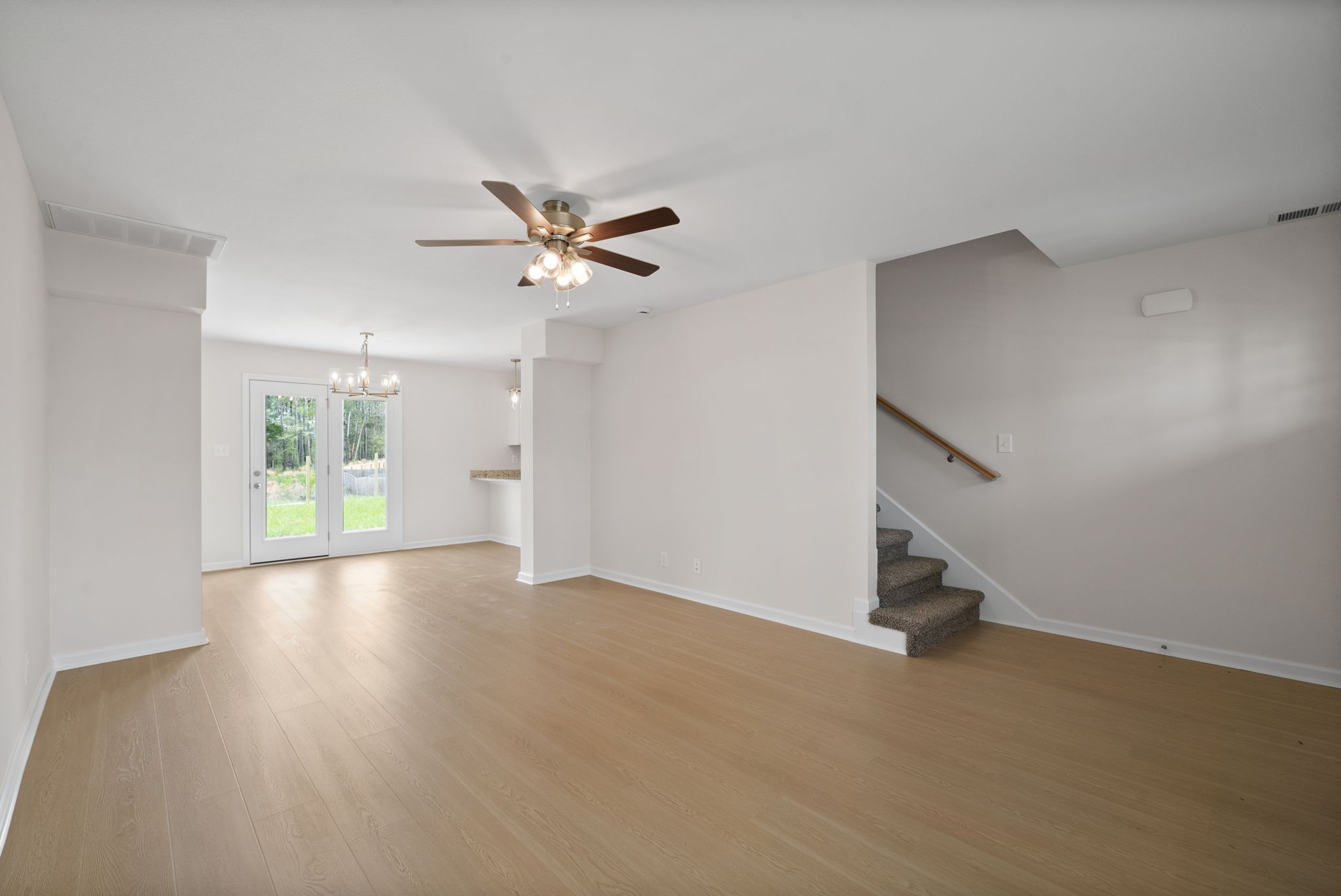 Clarksville, Tennessee 37043, United States, 3 Bedrooms Bedrooms, ,3 BathroomsBathrooms,Residential,Active,113310