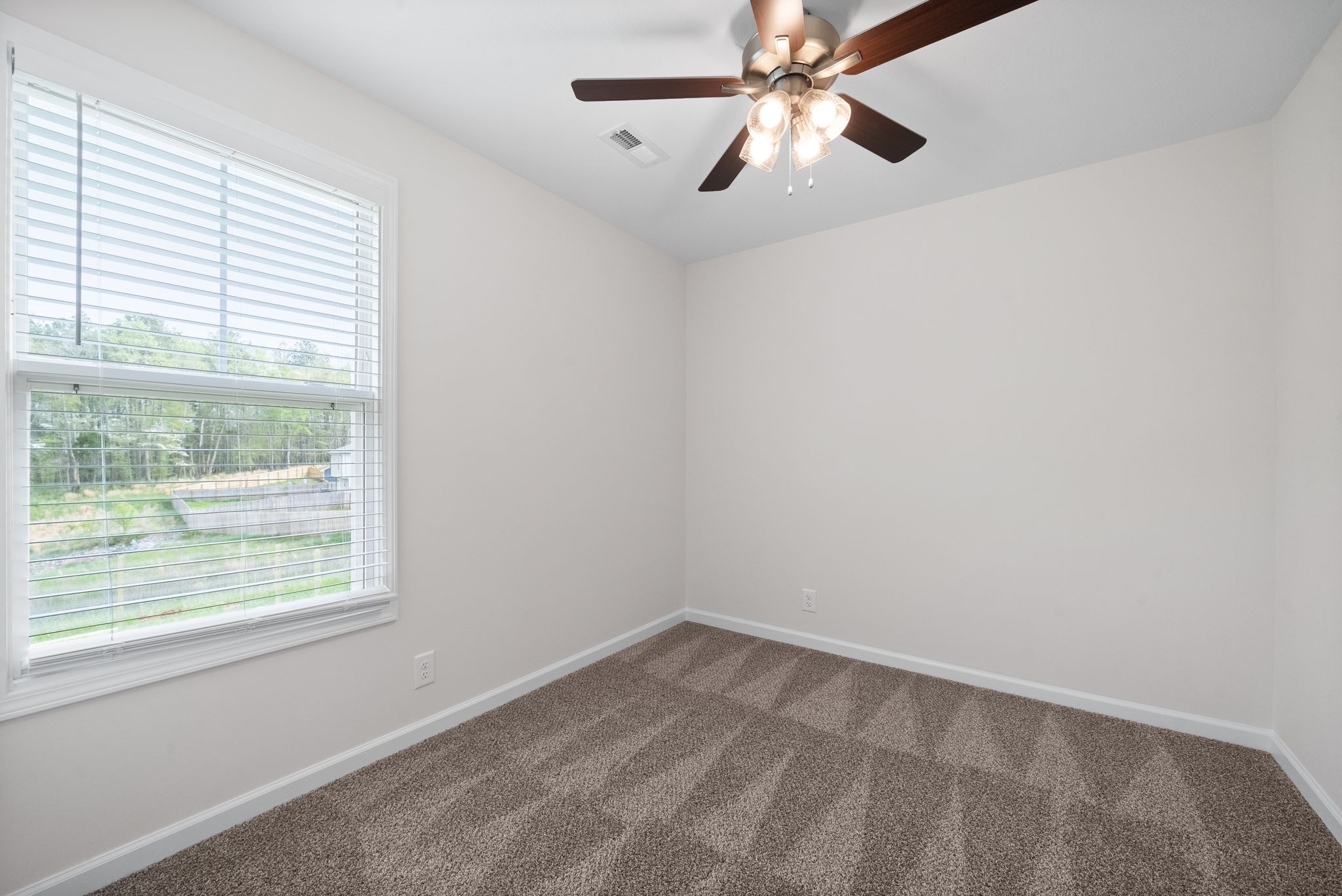 Clarksville, Tennessee 37043, United States, 3 Bedrooms Bedrooms, ,3 BathroomsBathrooms,Residential,Active,113310