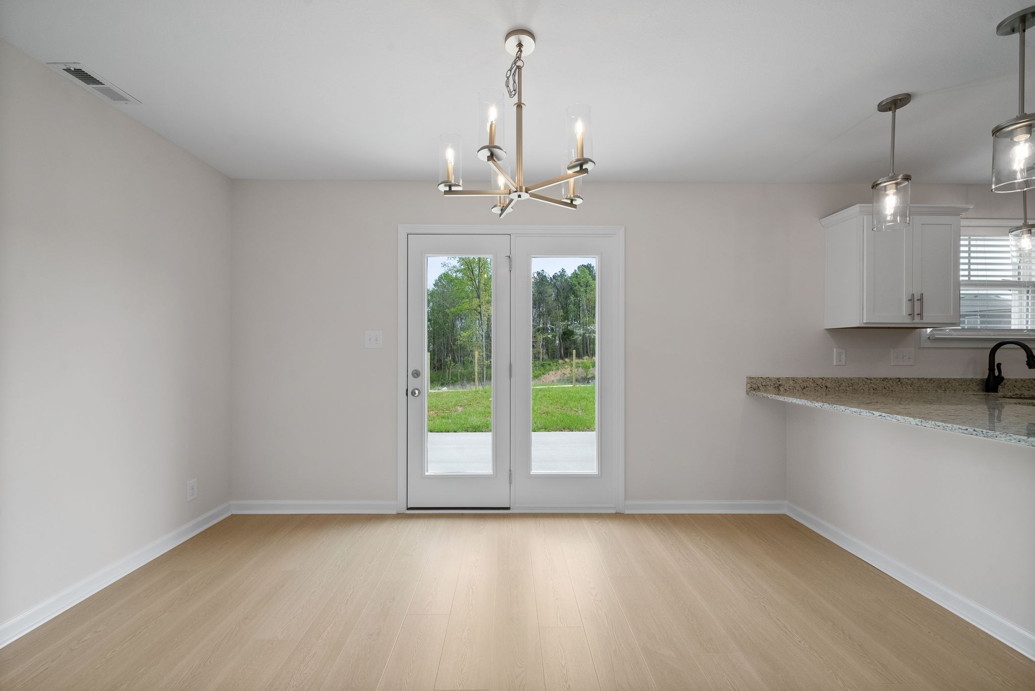 Clarksville, Tennessee 37043, United States, 3 Bedrooms Bedrooms, ,3 BathroomsBathrooms,Residential,Active,113310