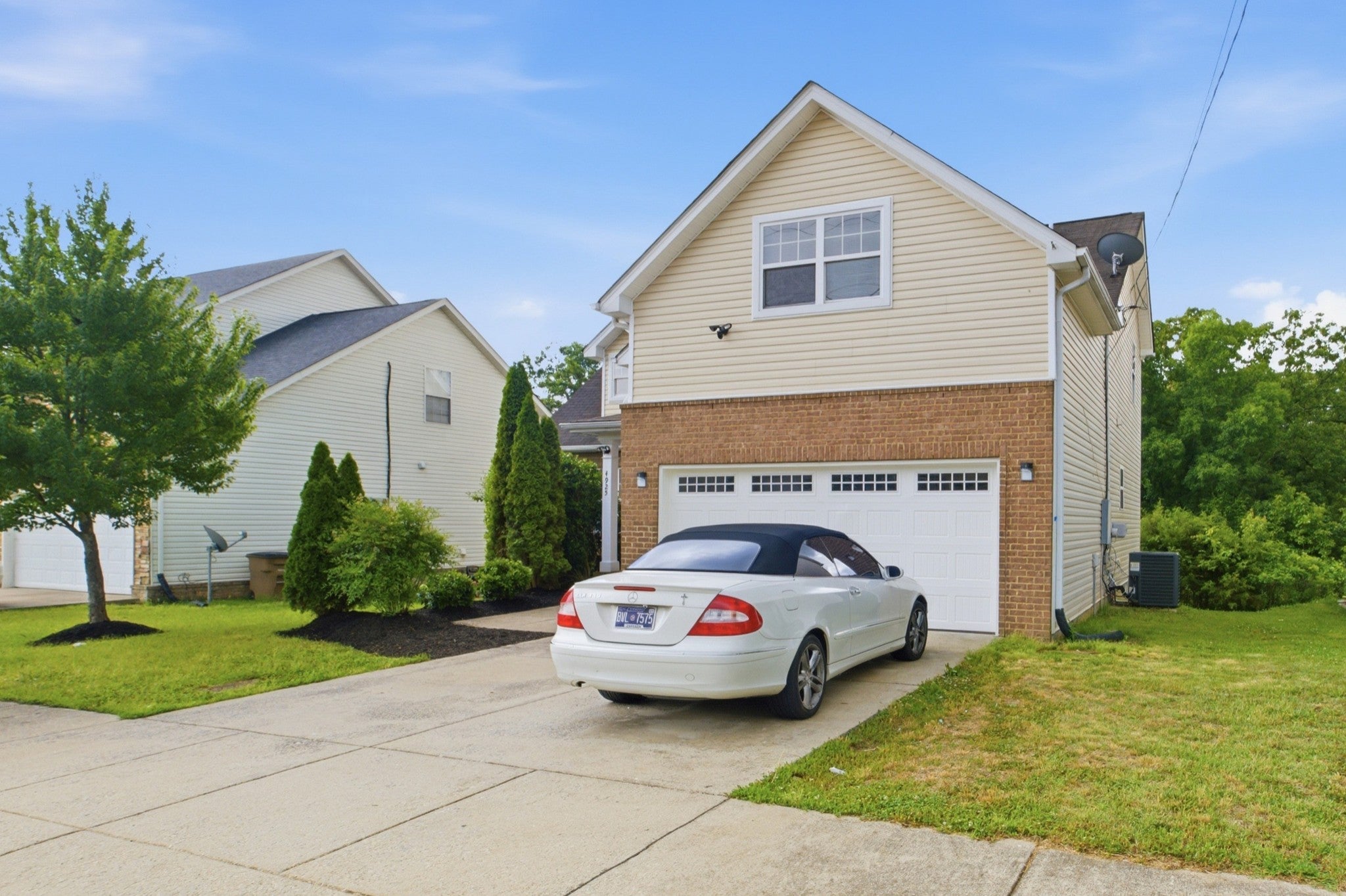 4925 Secretariat Dr