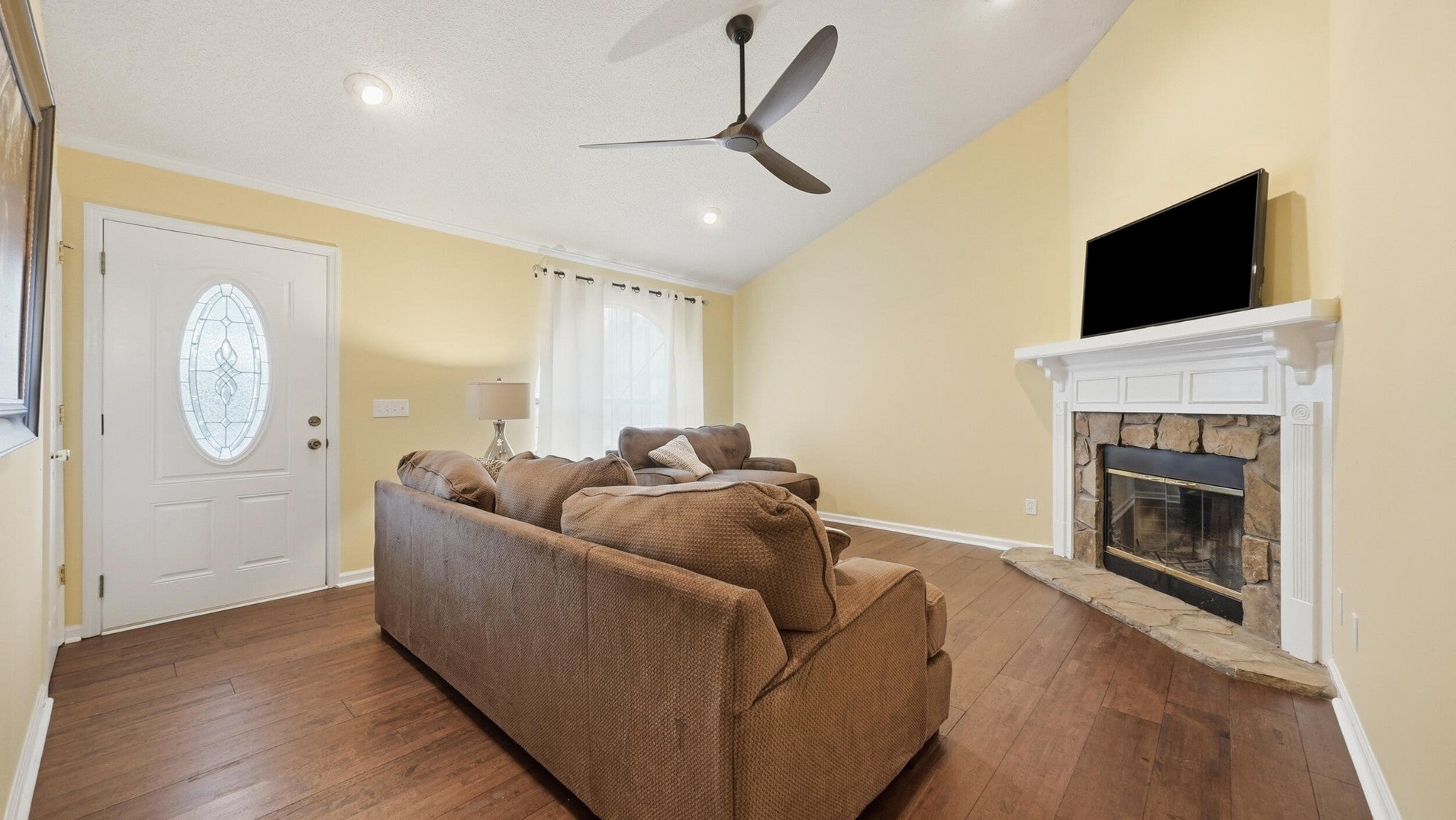 8231 Troubadour Way