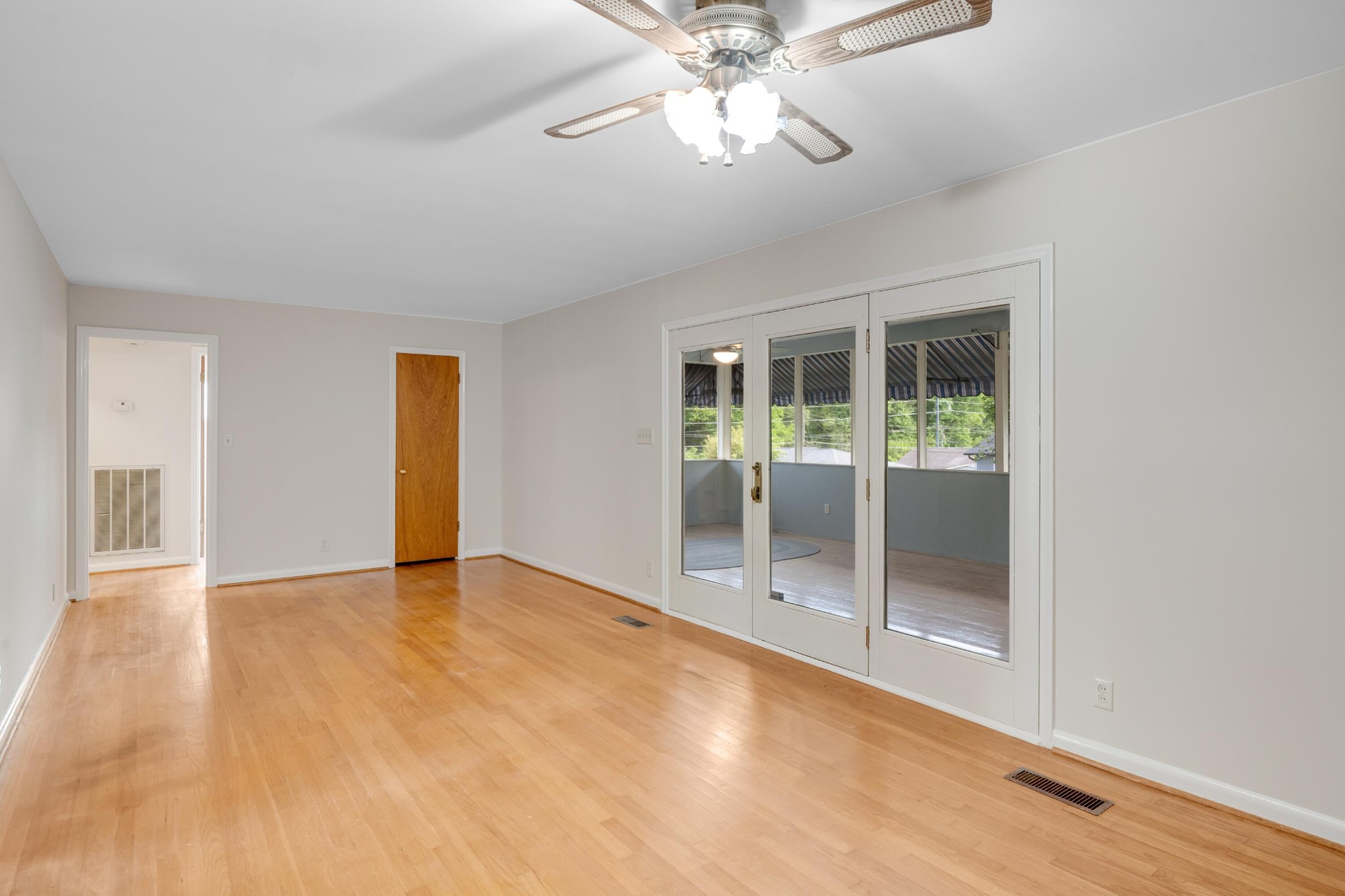 3841 Rollingwood Drive