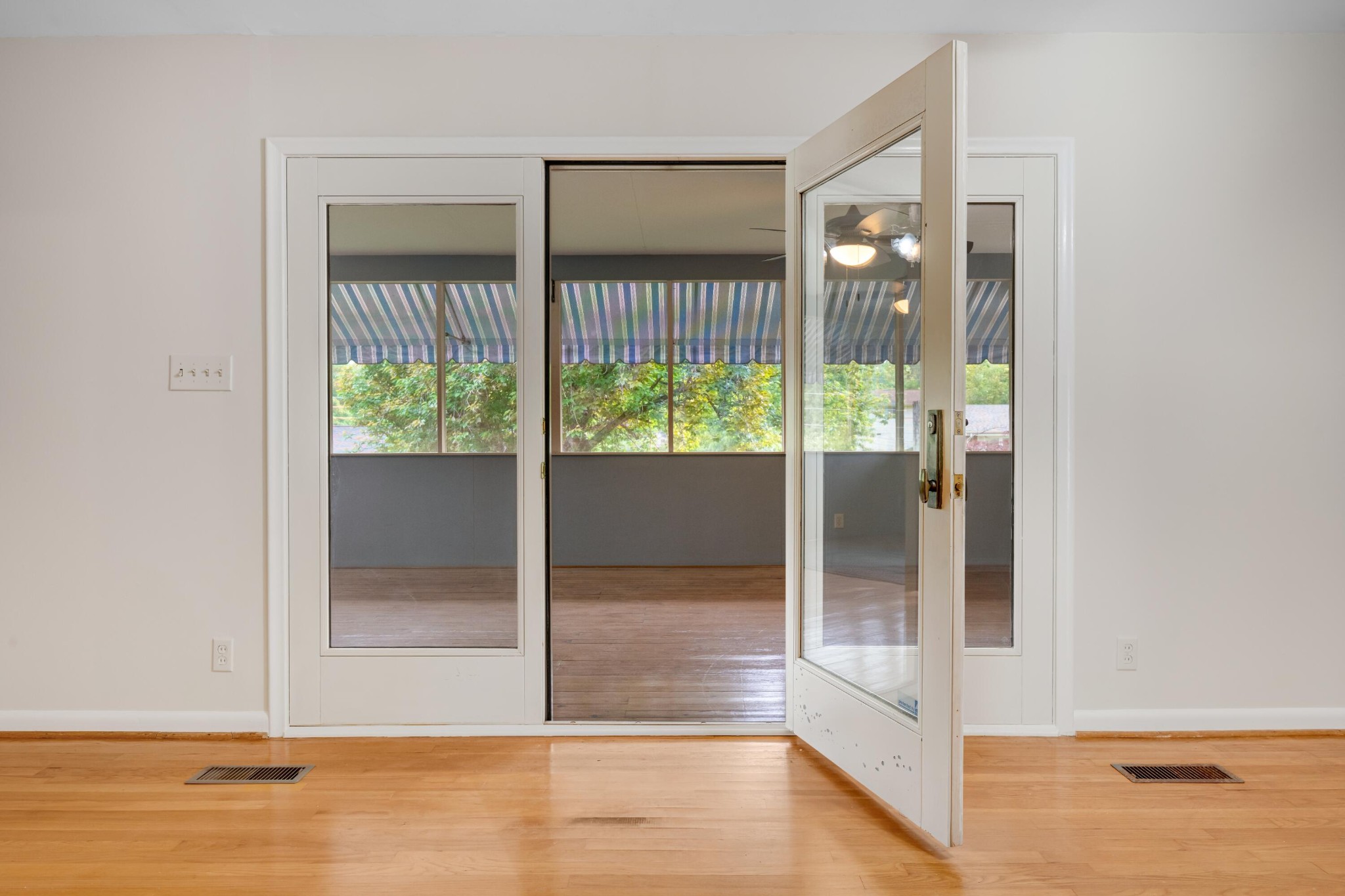 3841 Rollingwood Drive