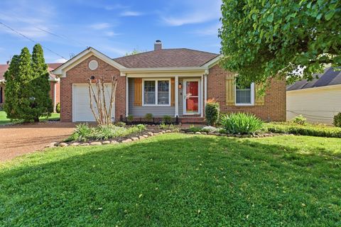 322 N Birchwood Dr Hendersonville TN 37075