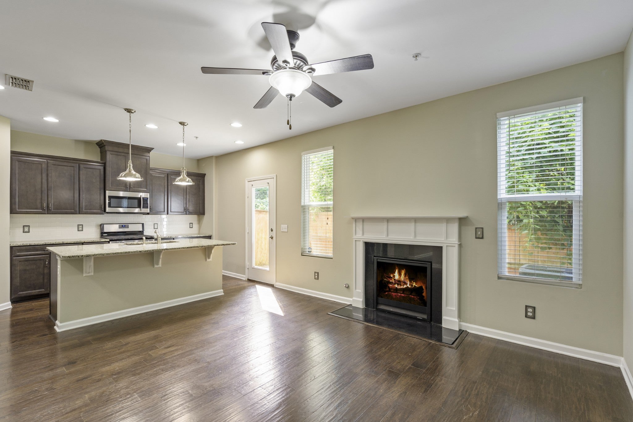 1013 Livingstone Ln