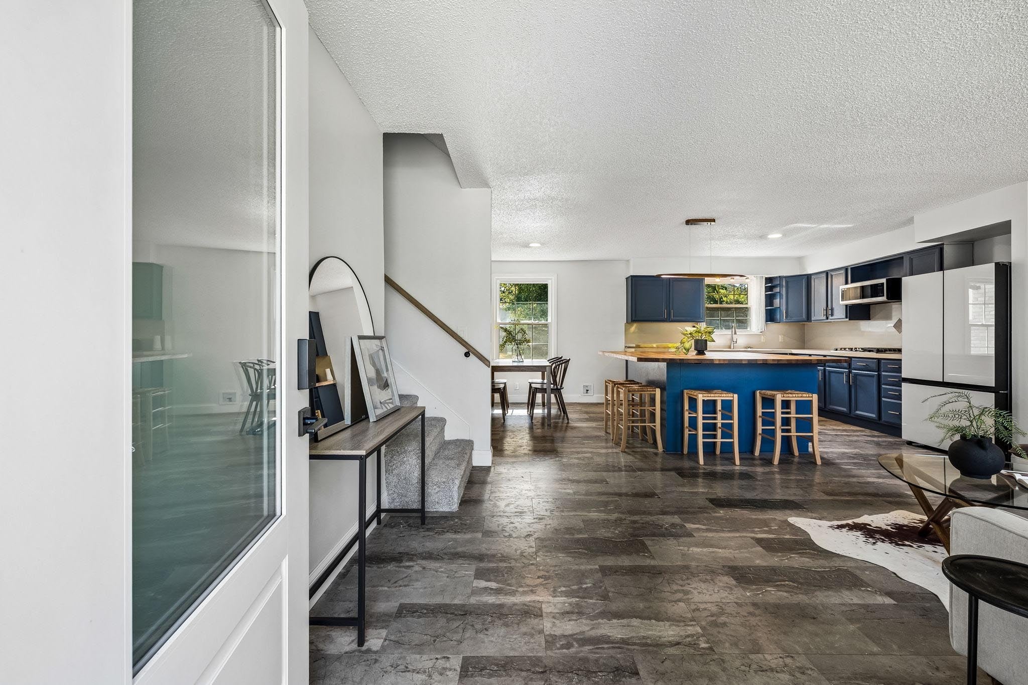 708 Countrywood Dr