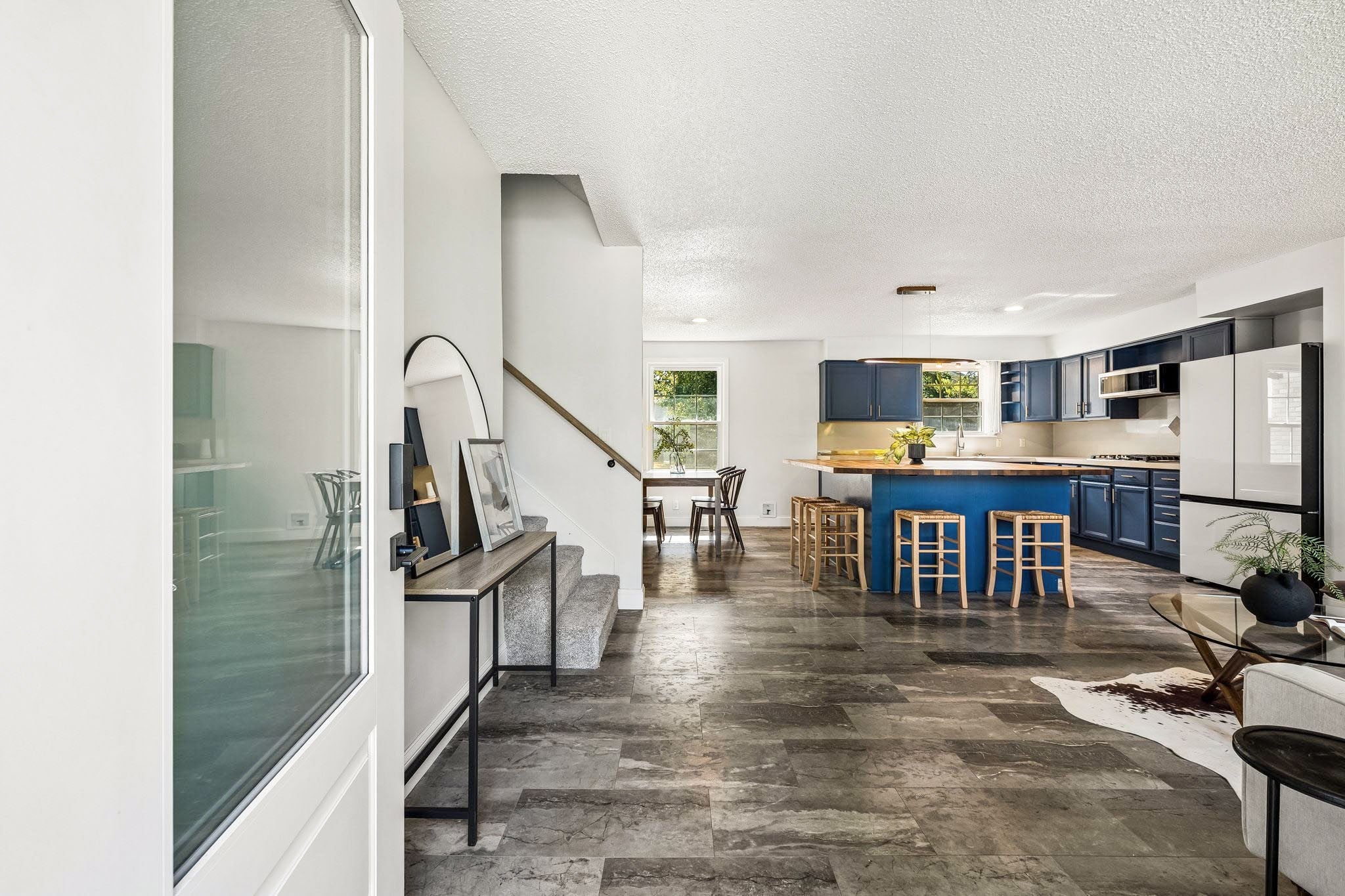 708 Countrywood Dr
