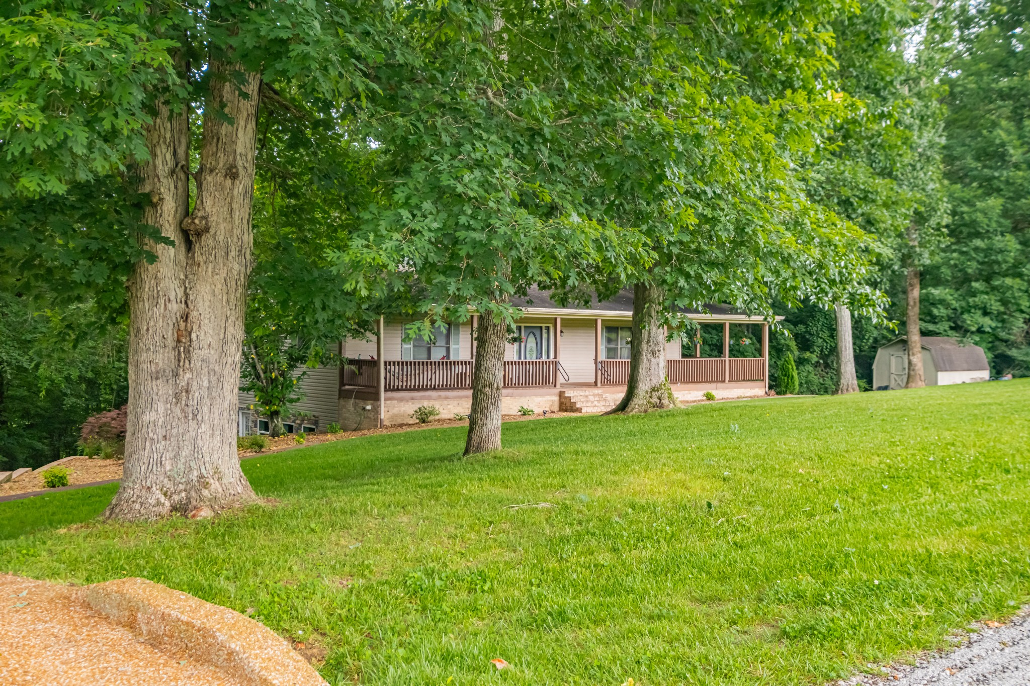255 Flora Ln