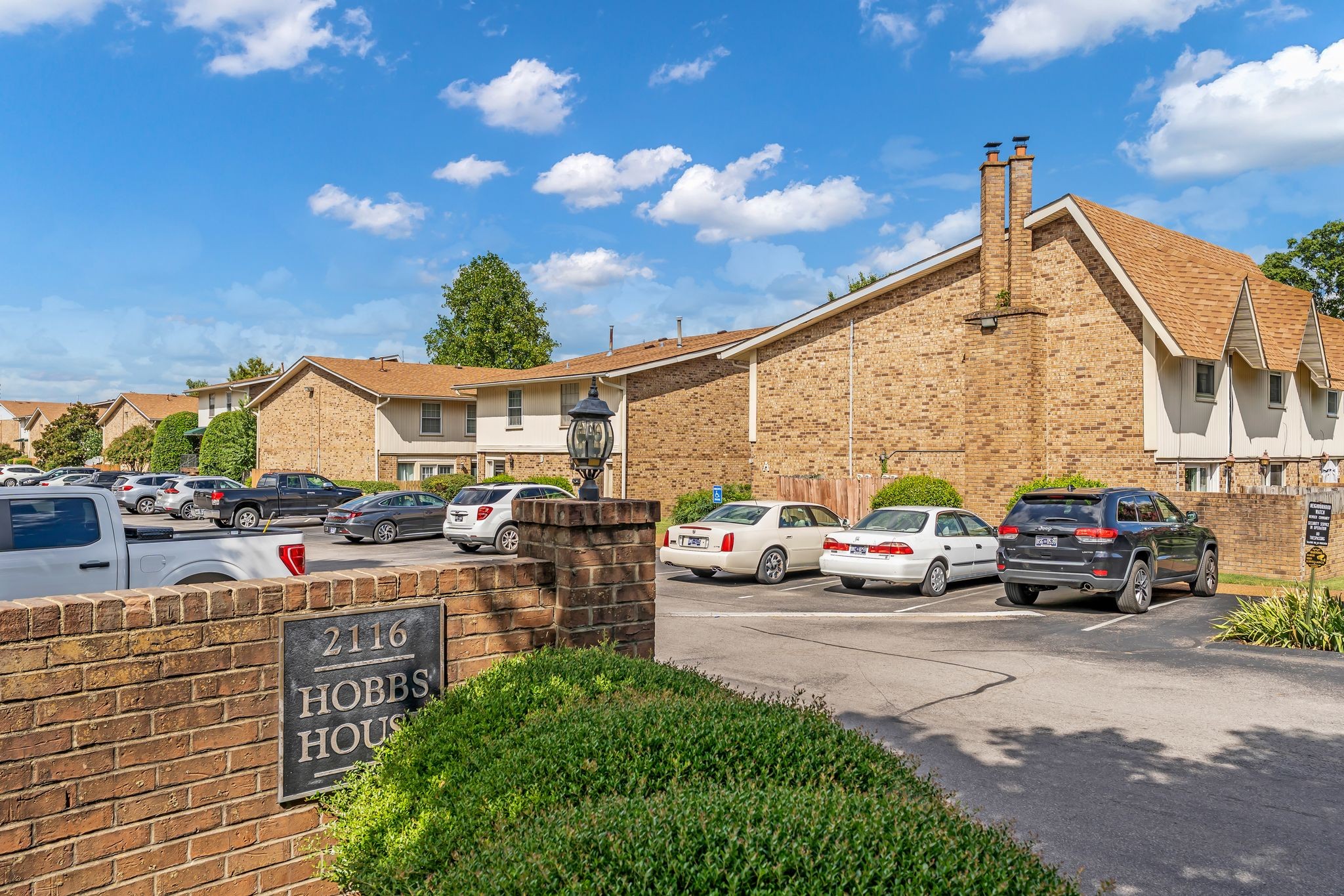 2116 Hobbs Rd N19
