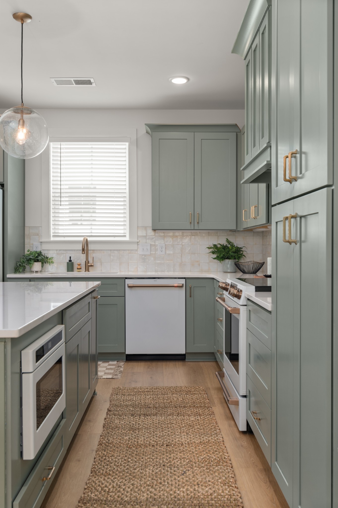 504 Edwin St 25