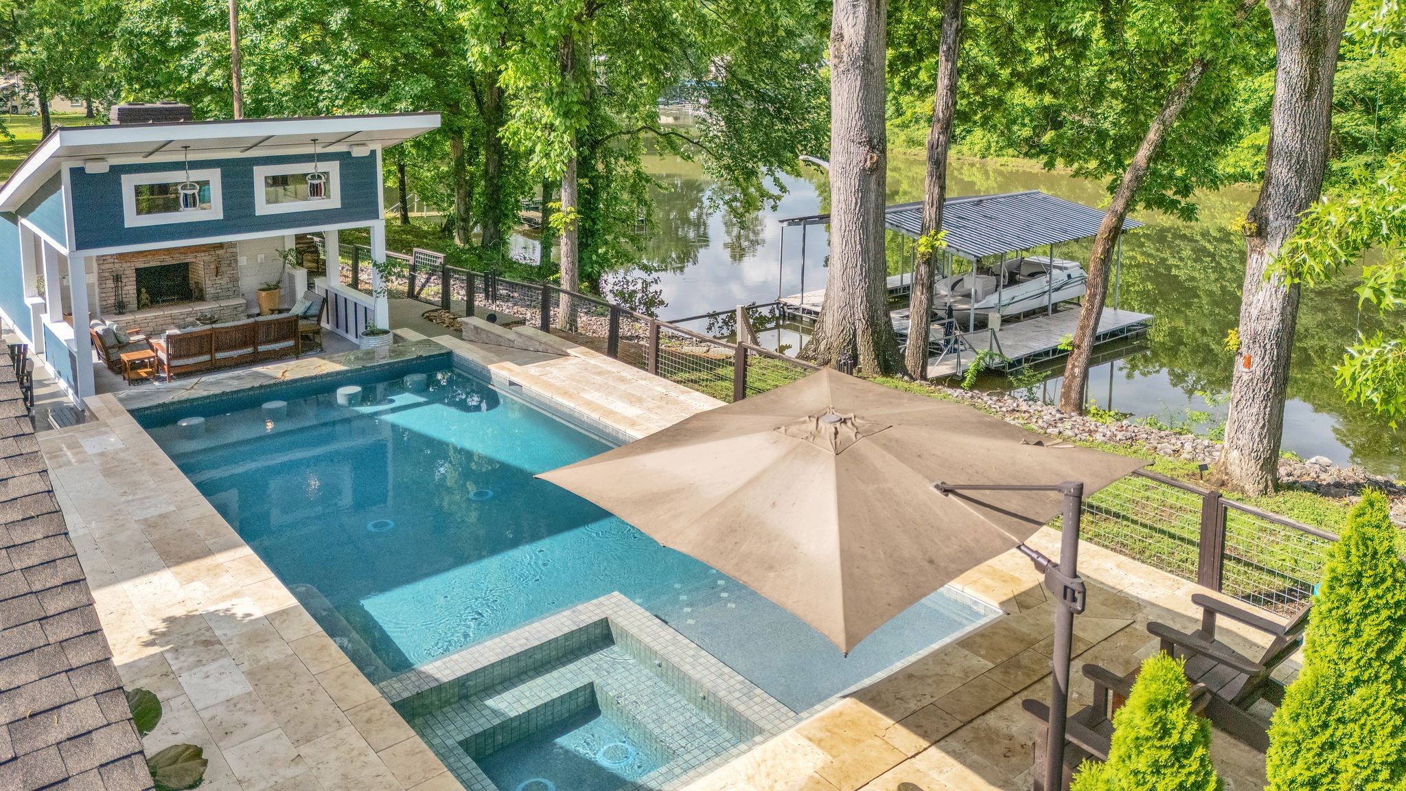 1561 Matlock Dr