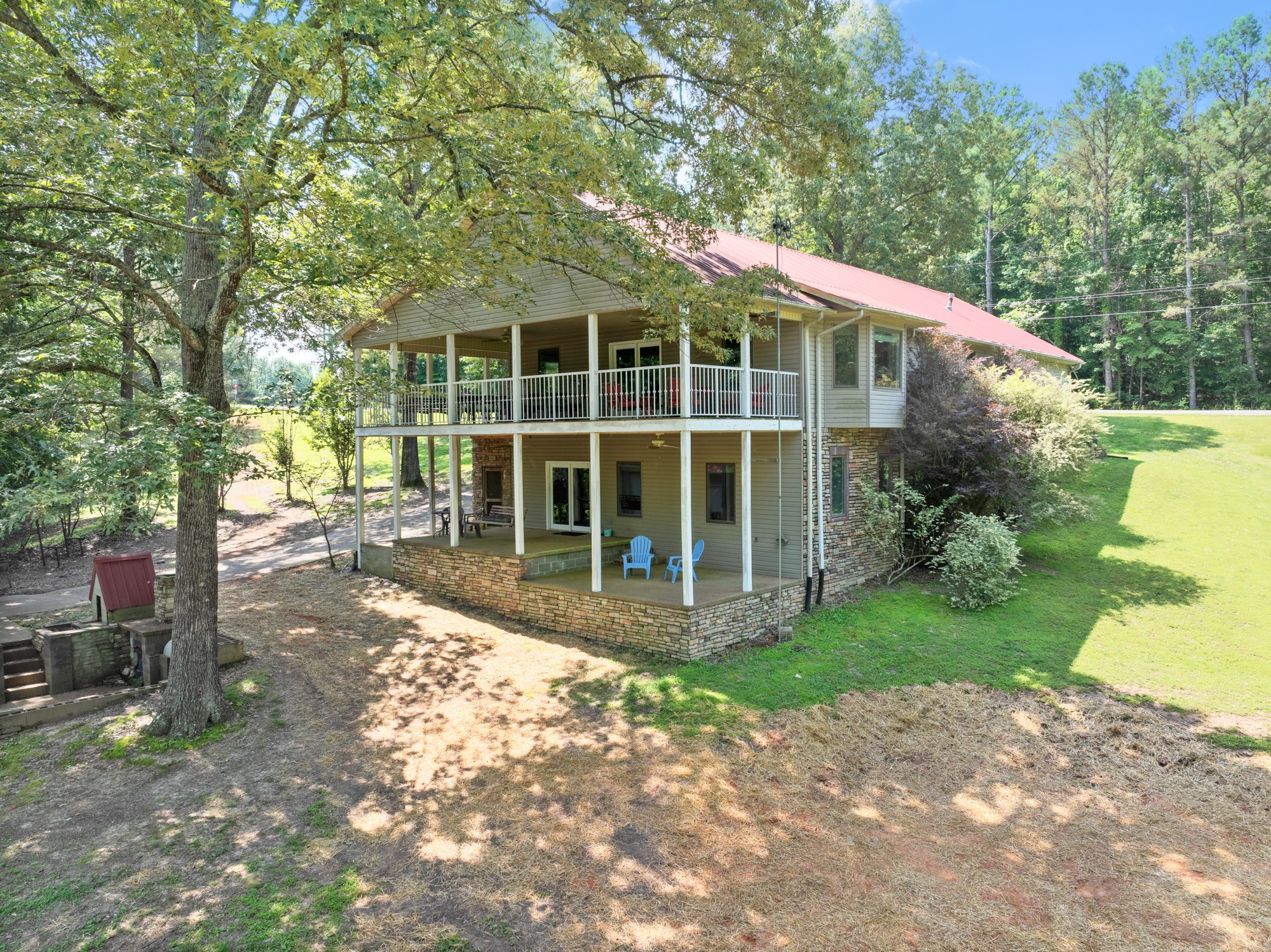 900 Pine Ridge Rd