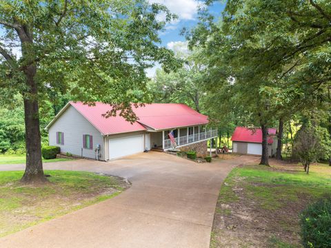 900 Pine Ridge Rd Lexington TN 38351