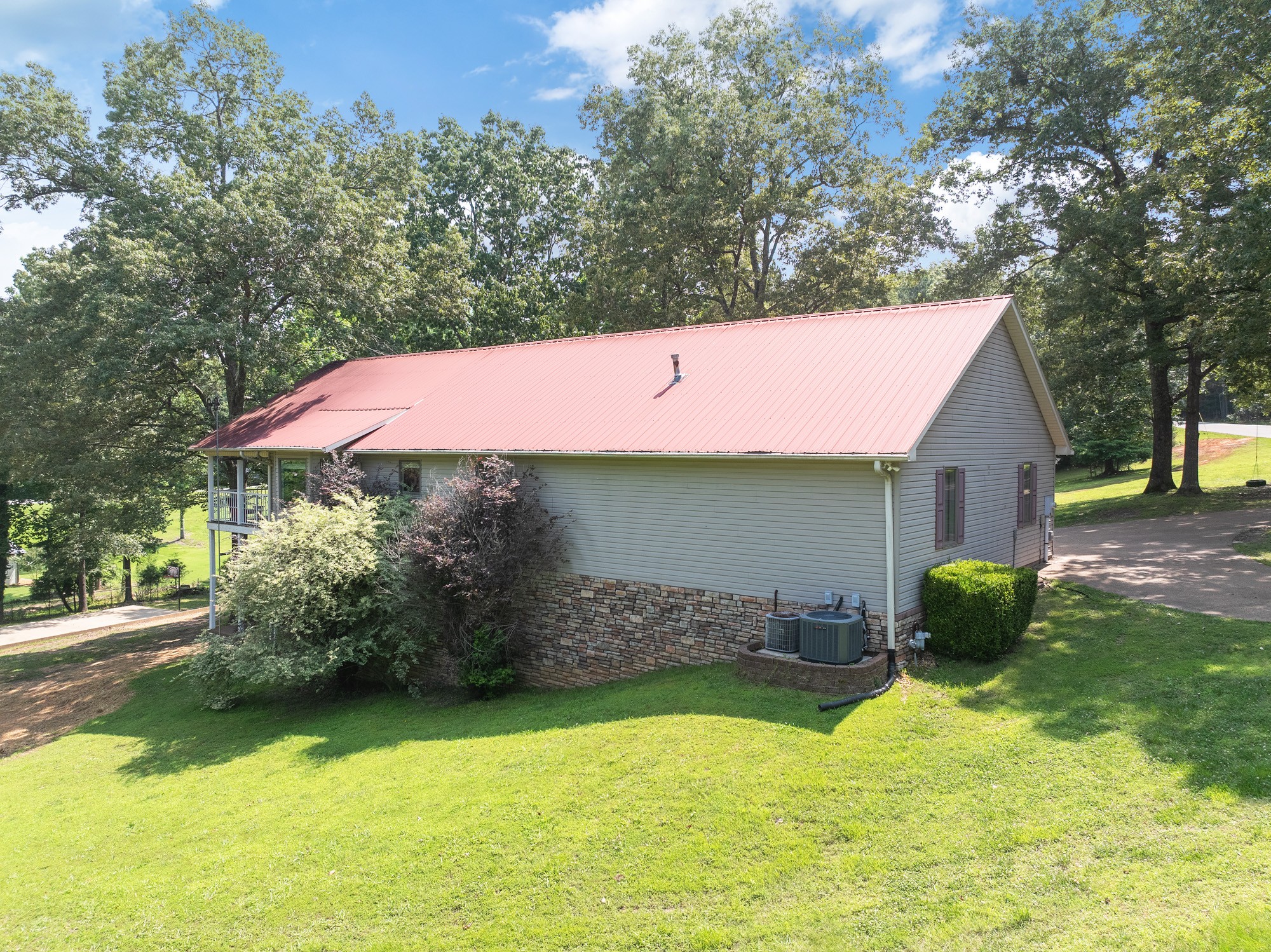 900 Pine Ridge Rd
