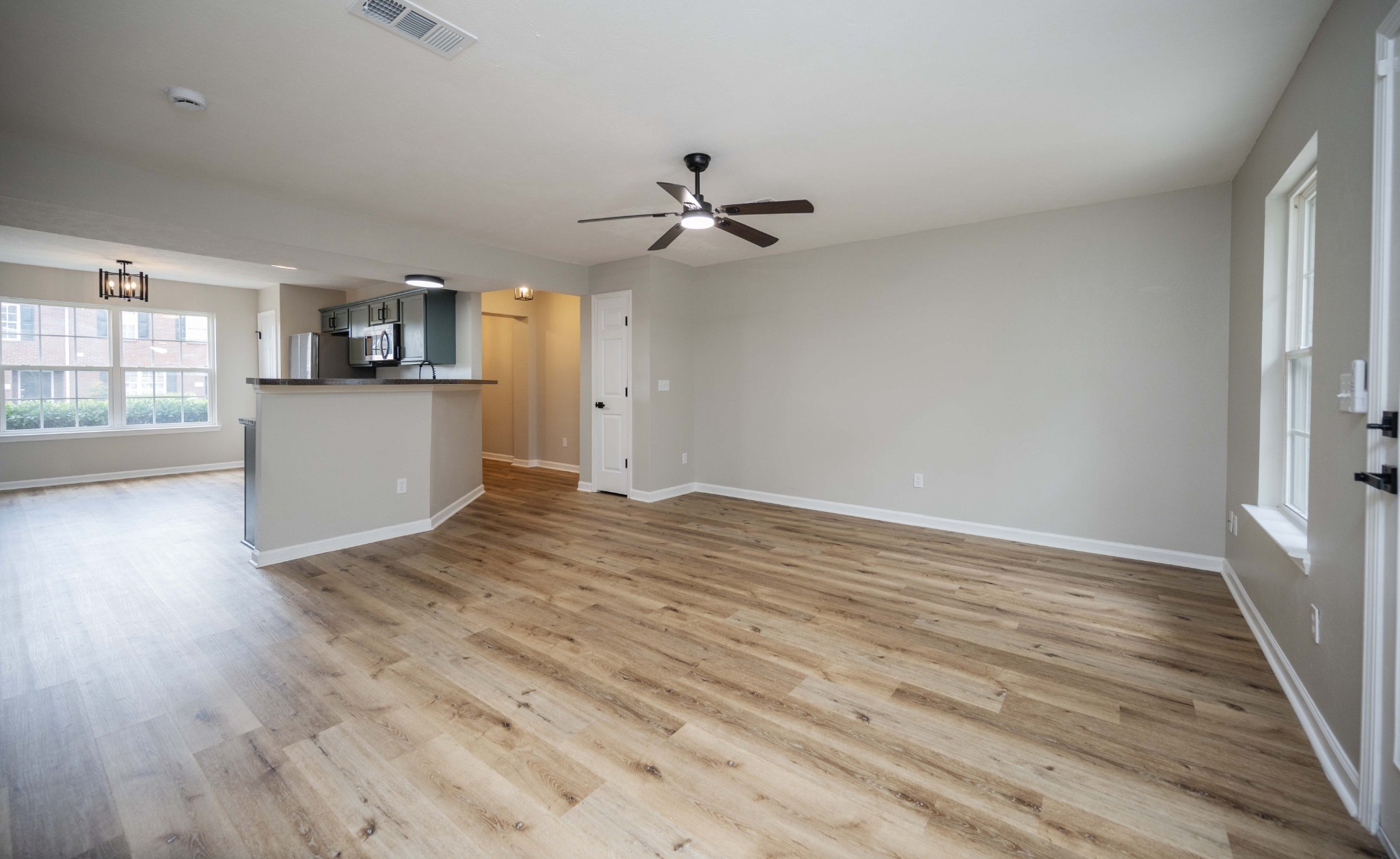4004 George Buchanan Dr