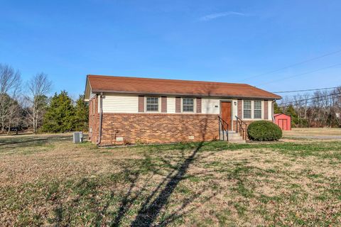 2086 Hartsville Pike Lebanon TN 37087