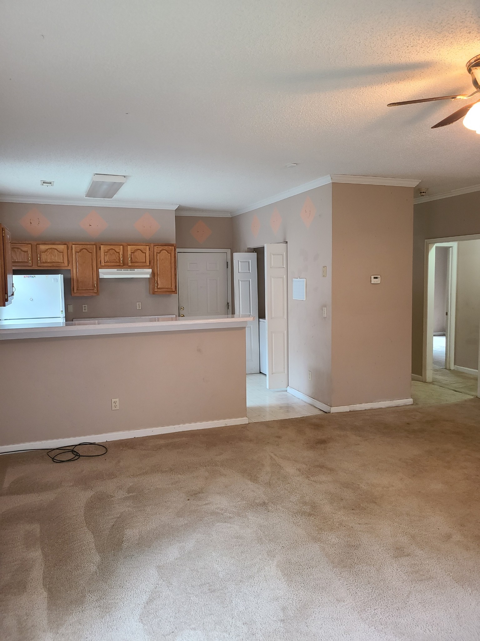 Photo 5 of 19 of 624 Whitthorne St condo