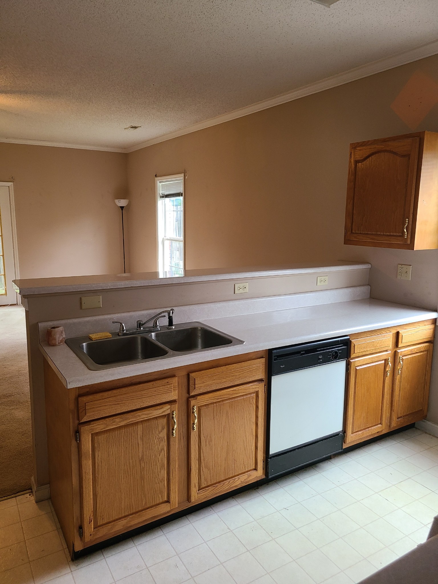 Photo 6 of 19 of 624 Whitthorne St condo