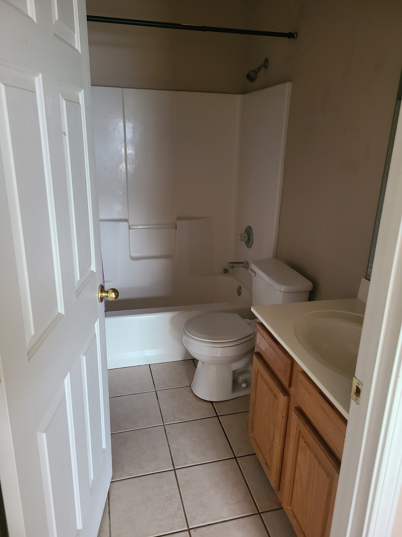 Photo 14 of 19 of 624 Whitthorne St condo