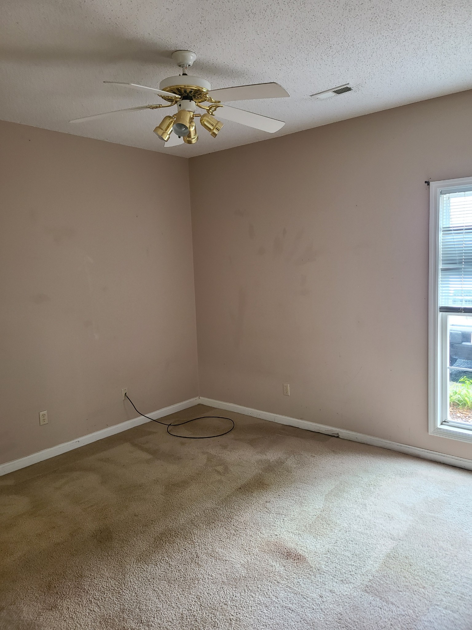 Photo 9 of 19 of 624 Whitthorne St condo