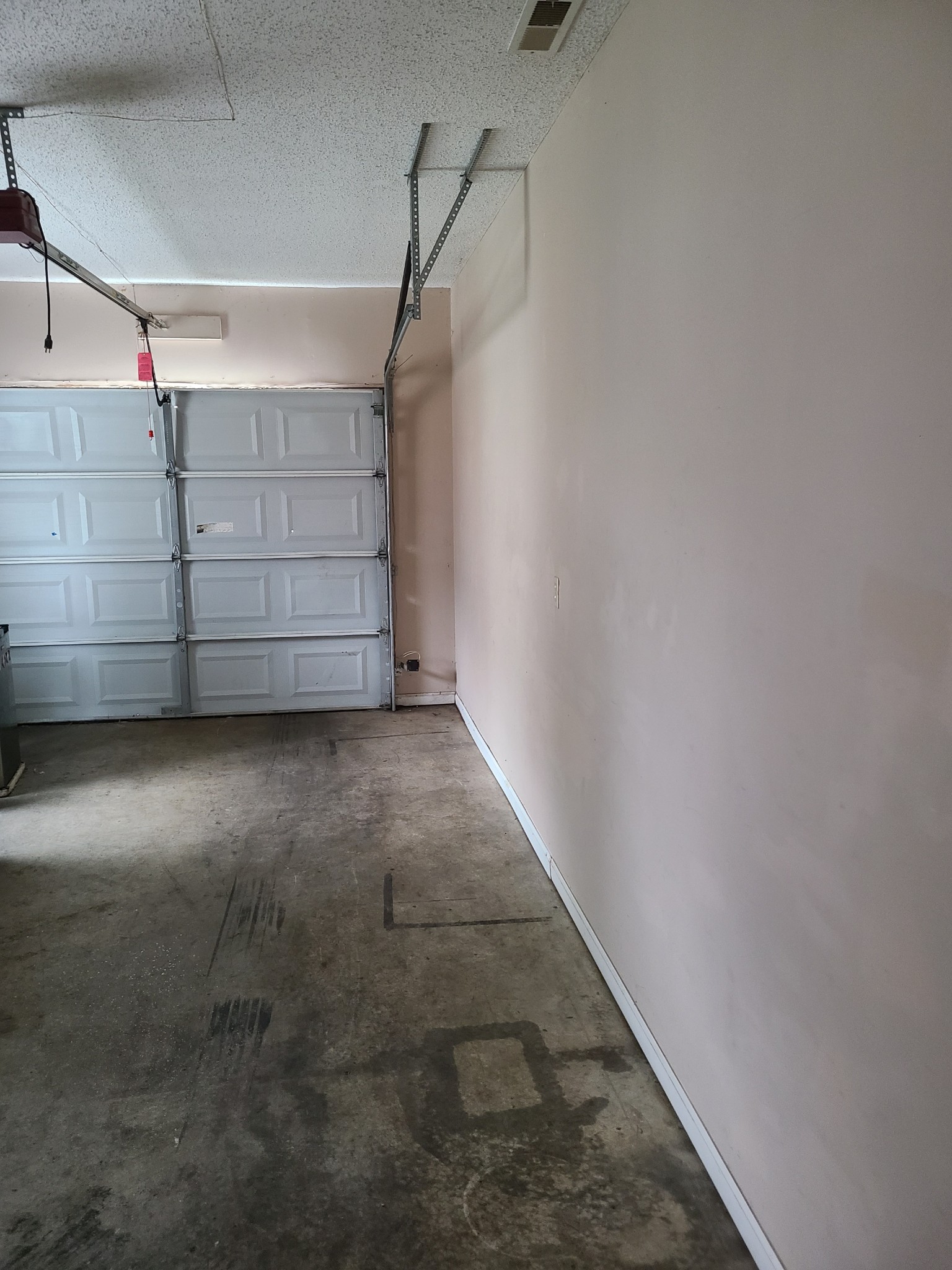 Photo 18 of 19 of 624 Whitthorne St condo